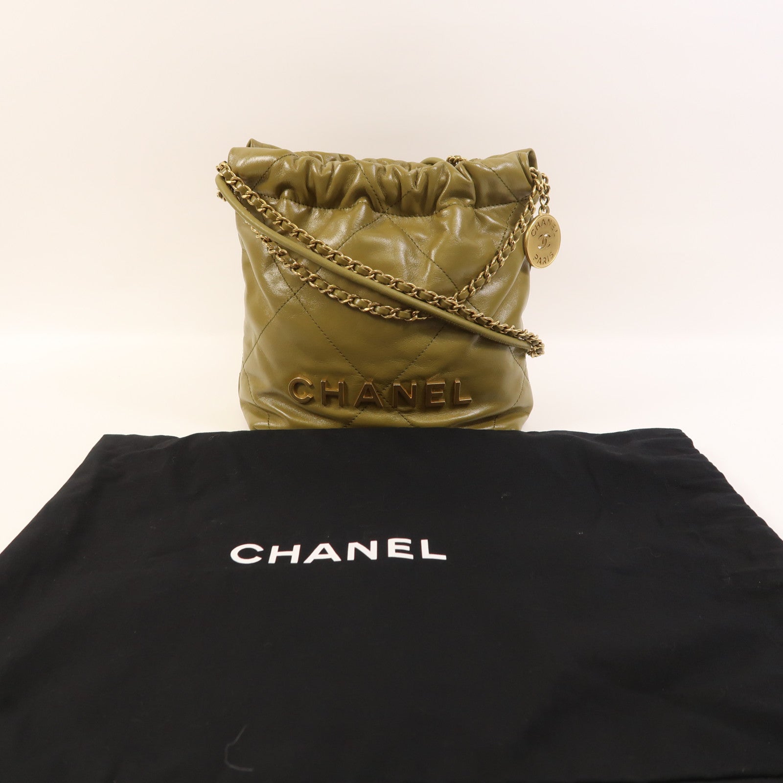 CHANEL 牛皮皮革Chanel 22 Mini金扣手挽肩背兩用袋