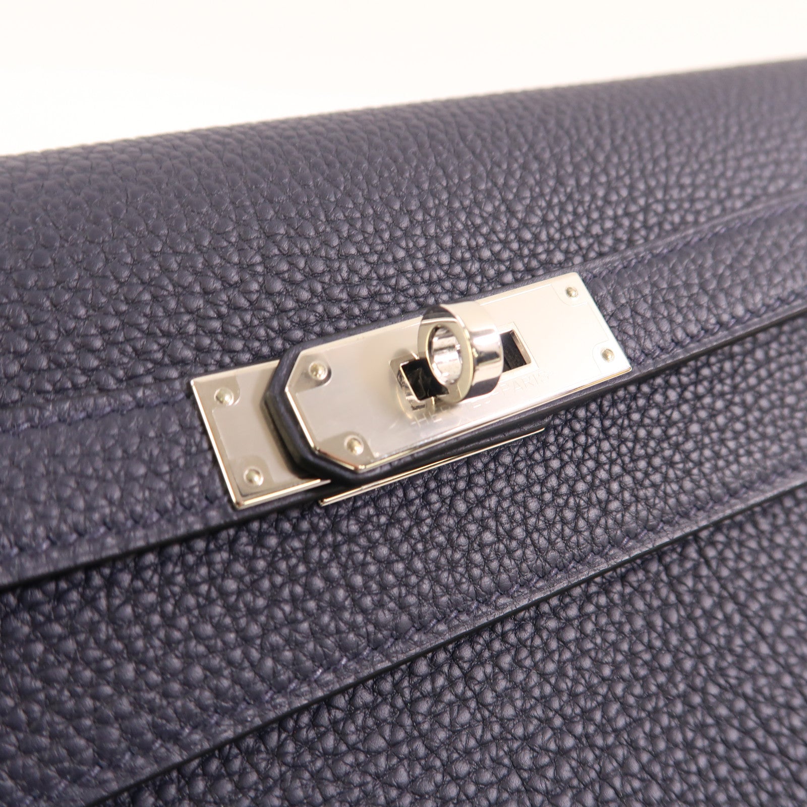 HERMES Togo皮革Kelly Depeches 25銀扣手拿包2Z Bleu Nuit