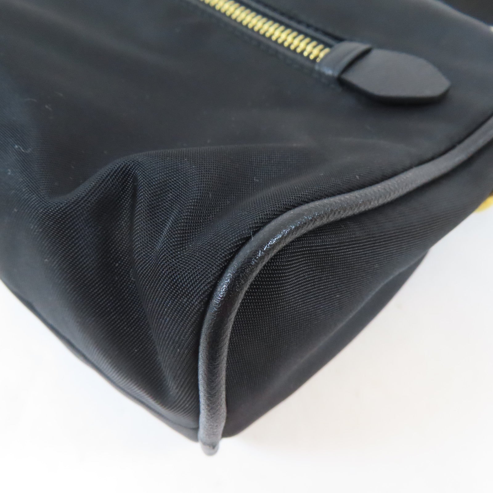 PRADA 尼龍Shoulder Bag金扣肩背袋黑色