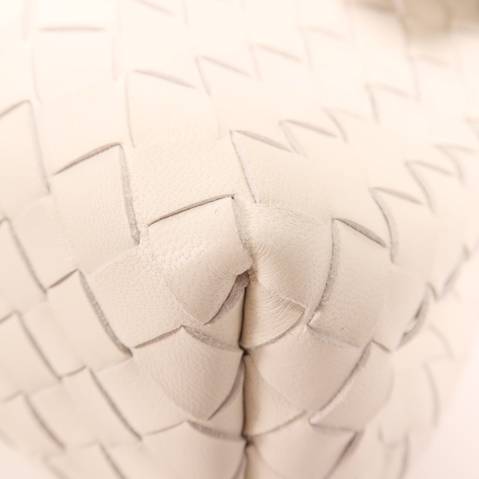 BOTTEGA VENETA 牛皮皮革Shoulder Bag金扣肩背袋
