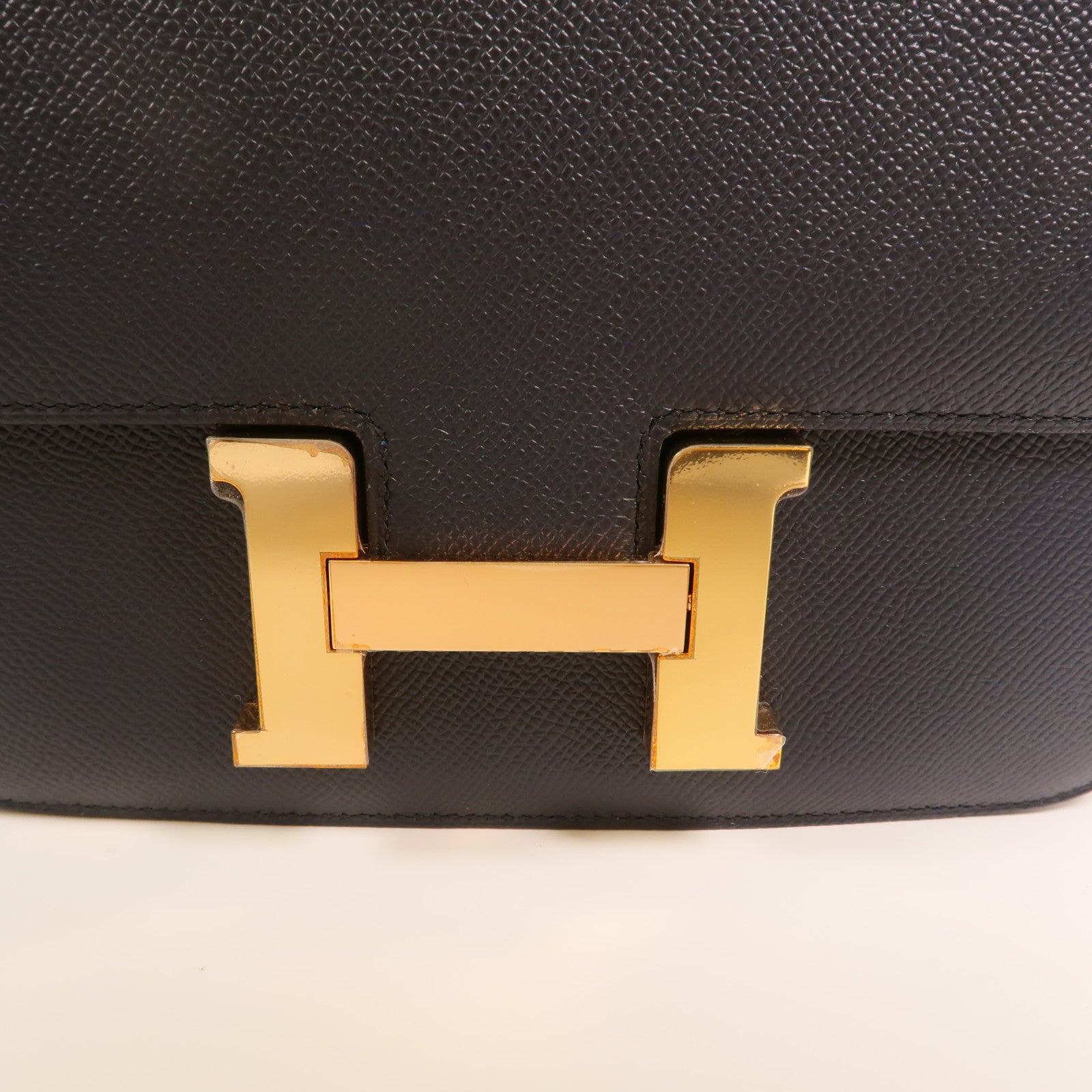 HERMES Epsom皮革Constance24金扣肩背袋Bleu Indigo