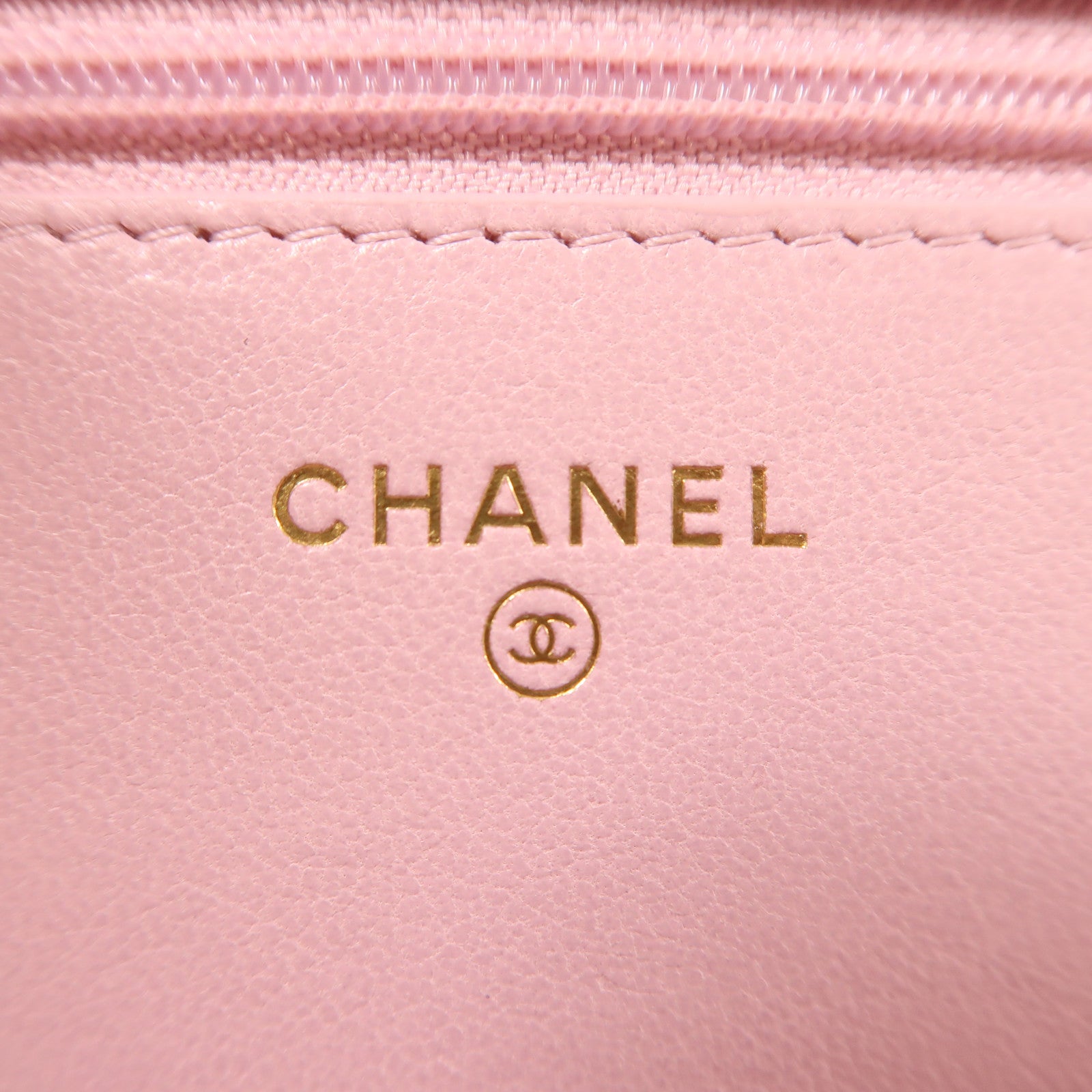 CHANEL 羊皮皮革19 WOC Wallet On Chain鏈帶手挽肩背兩用袋