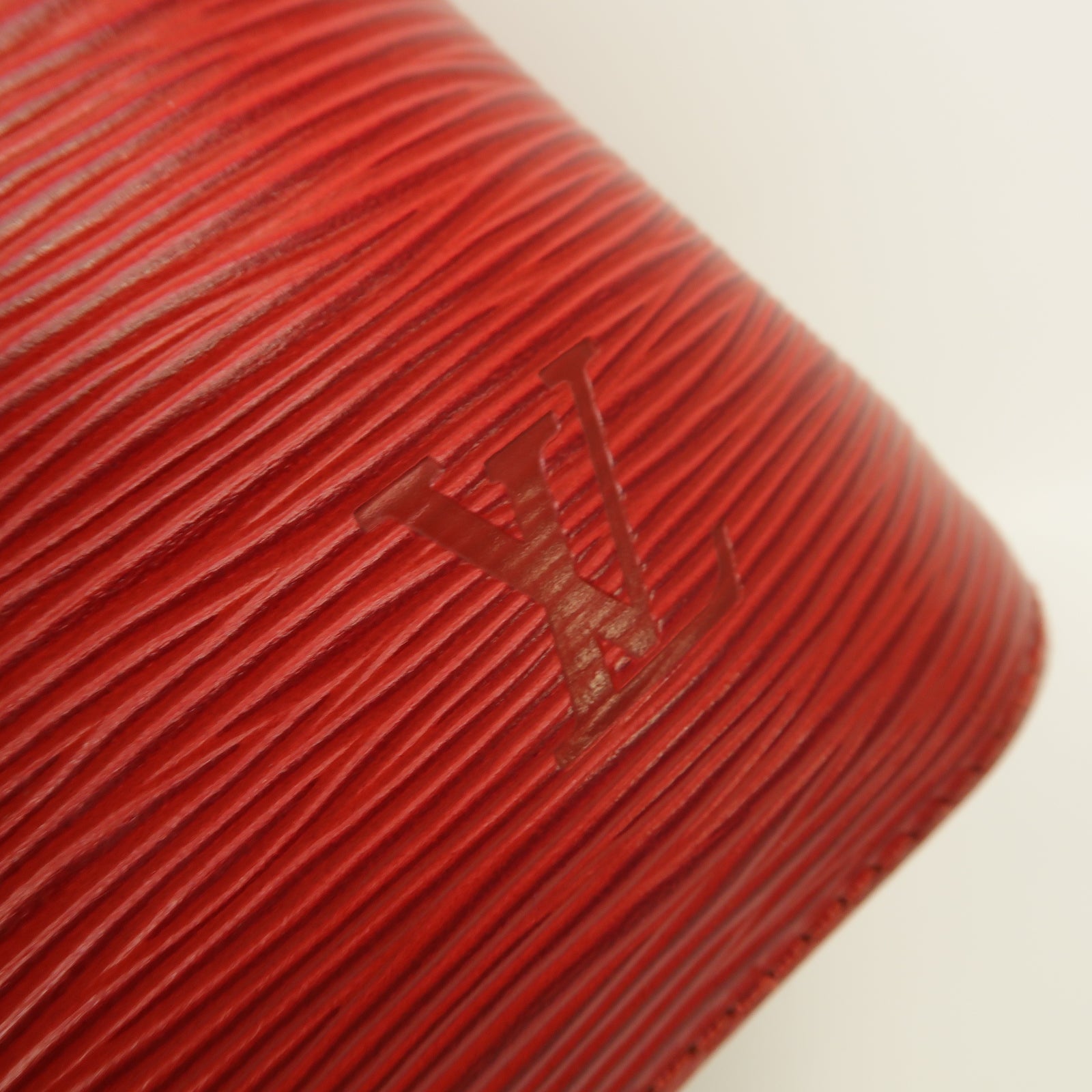 LOUIS VUITTON 【激減優惠】Epi Petit Noe金扣肩背袋紅色/黑色