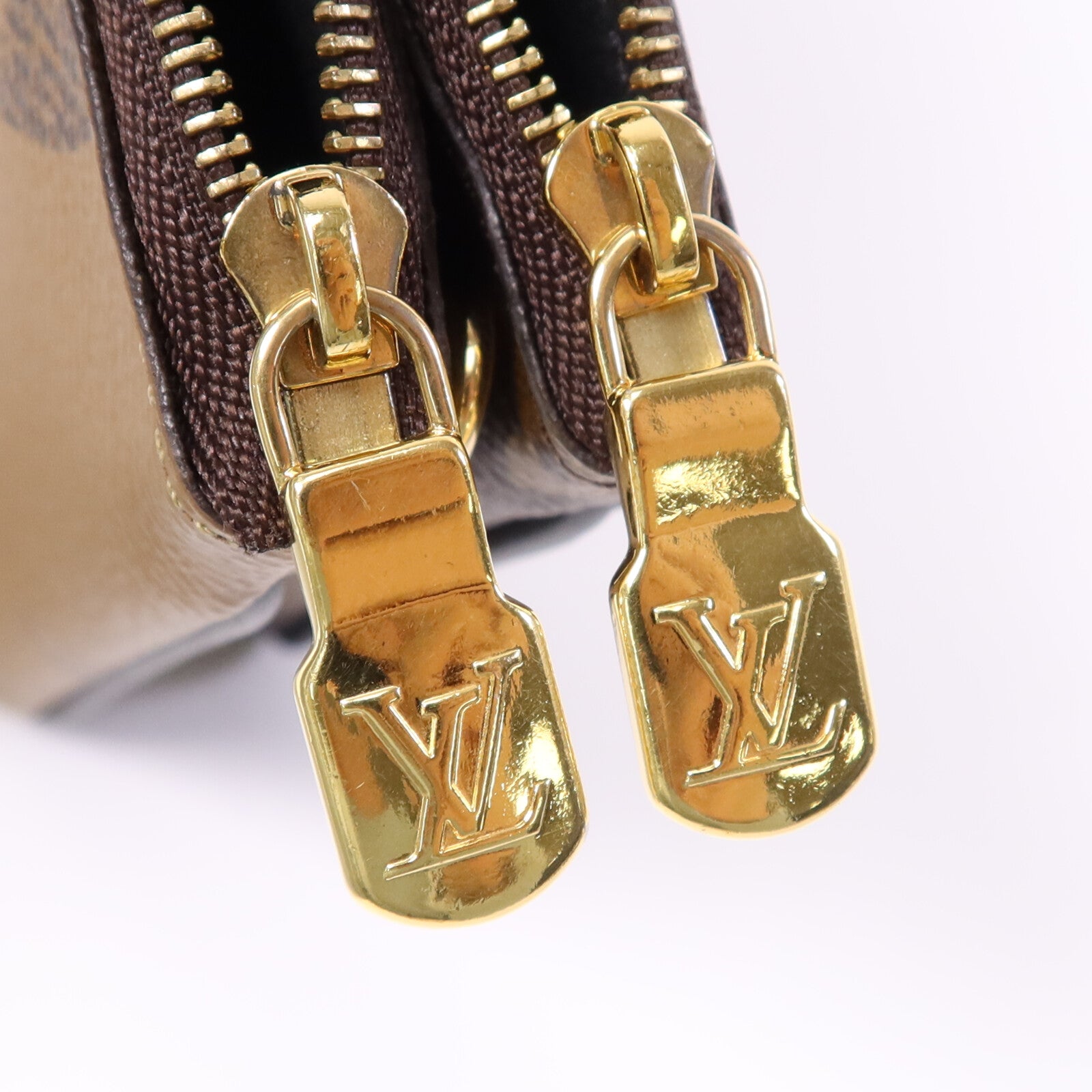 LOUIS VUITTON Monogram Giant Reverse Double Zip Pochette金扣肩背袋