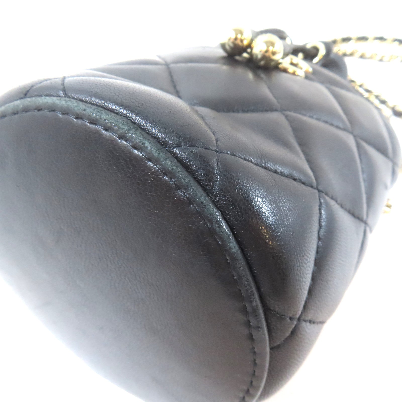 CHANEL 菱格羊皮皮革Bucket Bag金扣肩背袋黑色