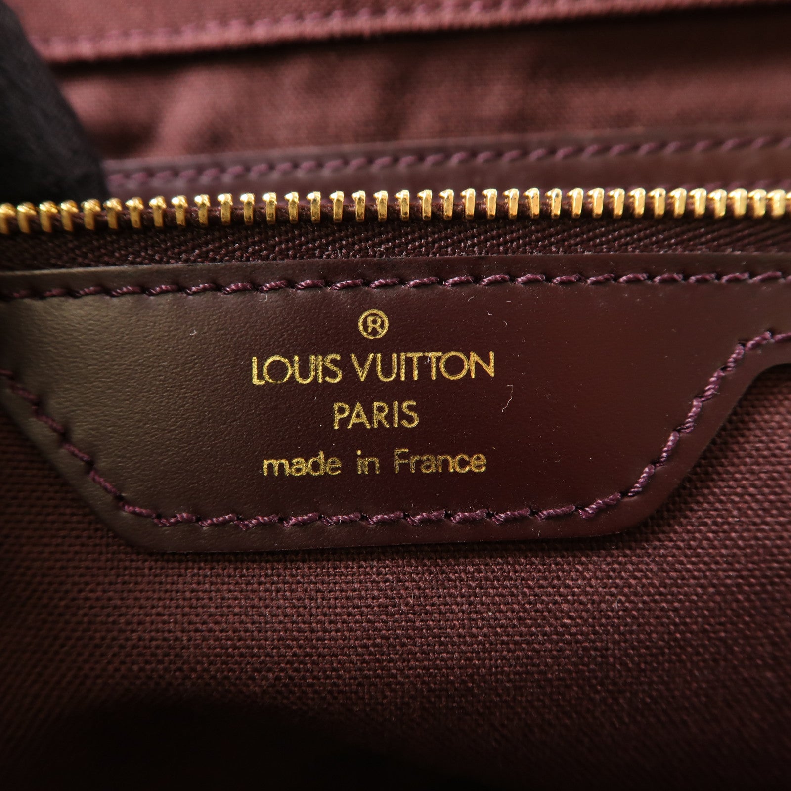 LOUIS VUITTON Taiga Viktor金扣肩背袋棕色