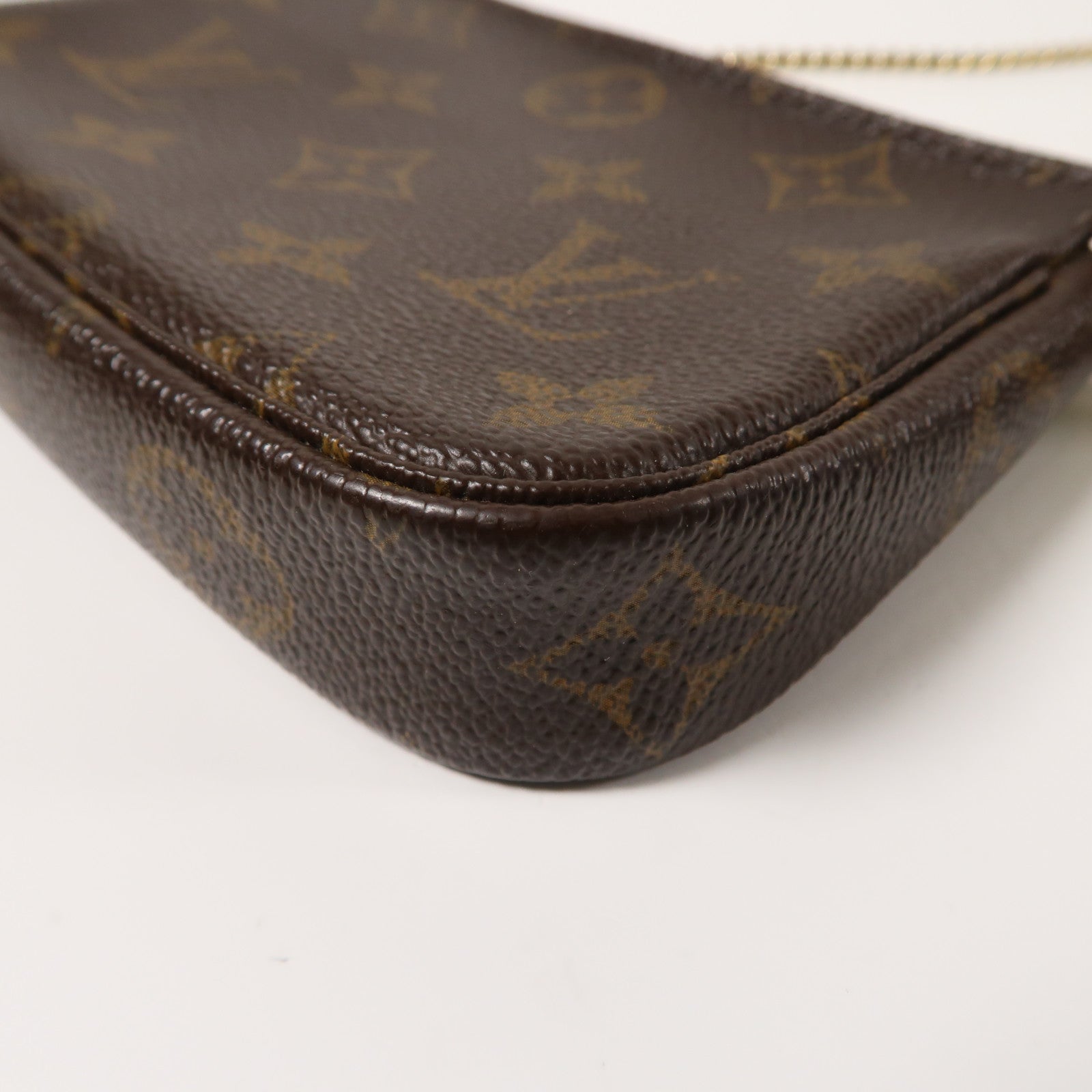 LOUIS VUITTON Monogram Mini Pochette Accessoires金扣手拿包啡色