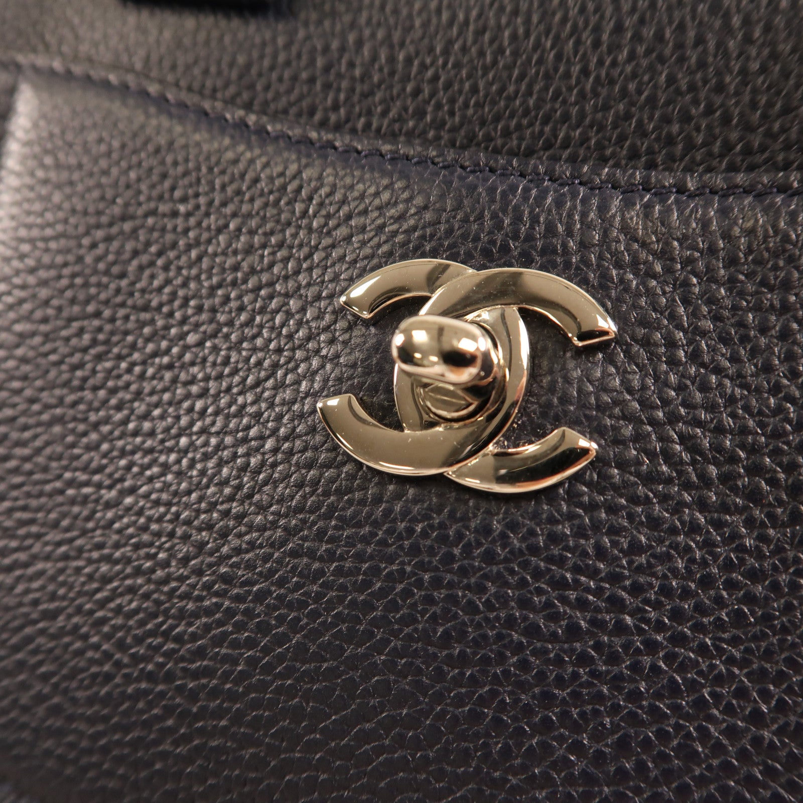 CHANEL 牛皮皮革2Way Shoulder Bag銀扣手挽肩背兩用袋