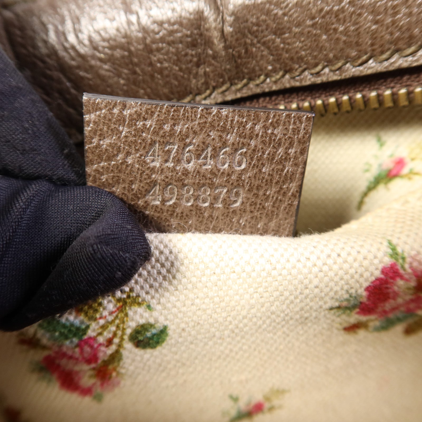 GUCCI 塗層帆布GG Supreme Messenger金扣肩背袋