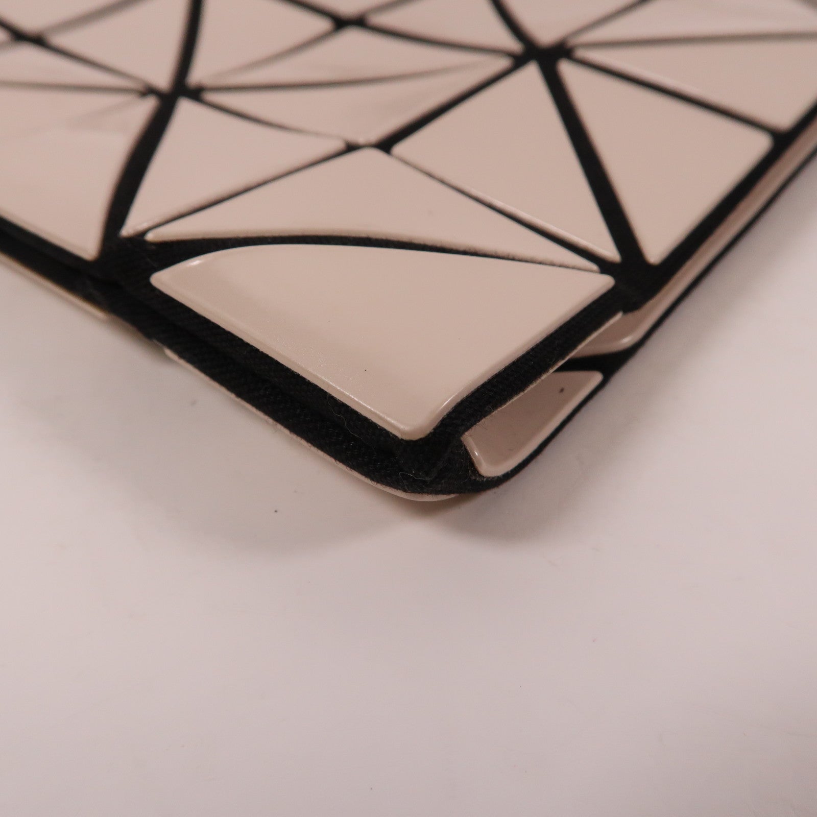 ISSEY MIYAKE PVC Bao Bao銀扣手挽袋米色