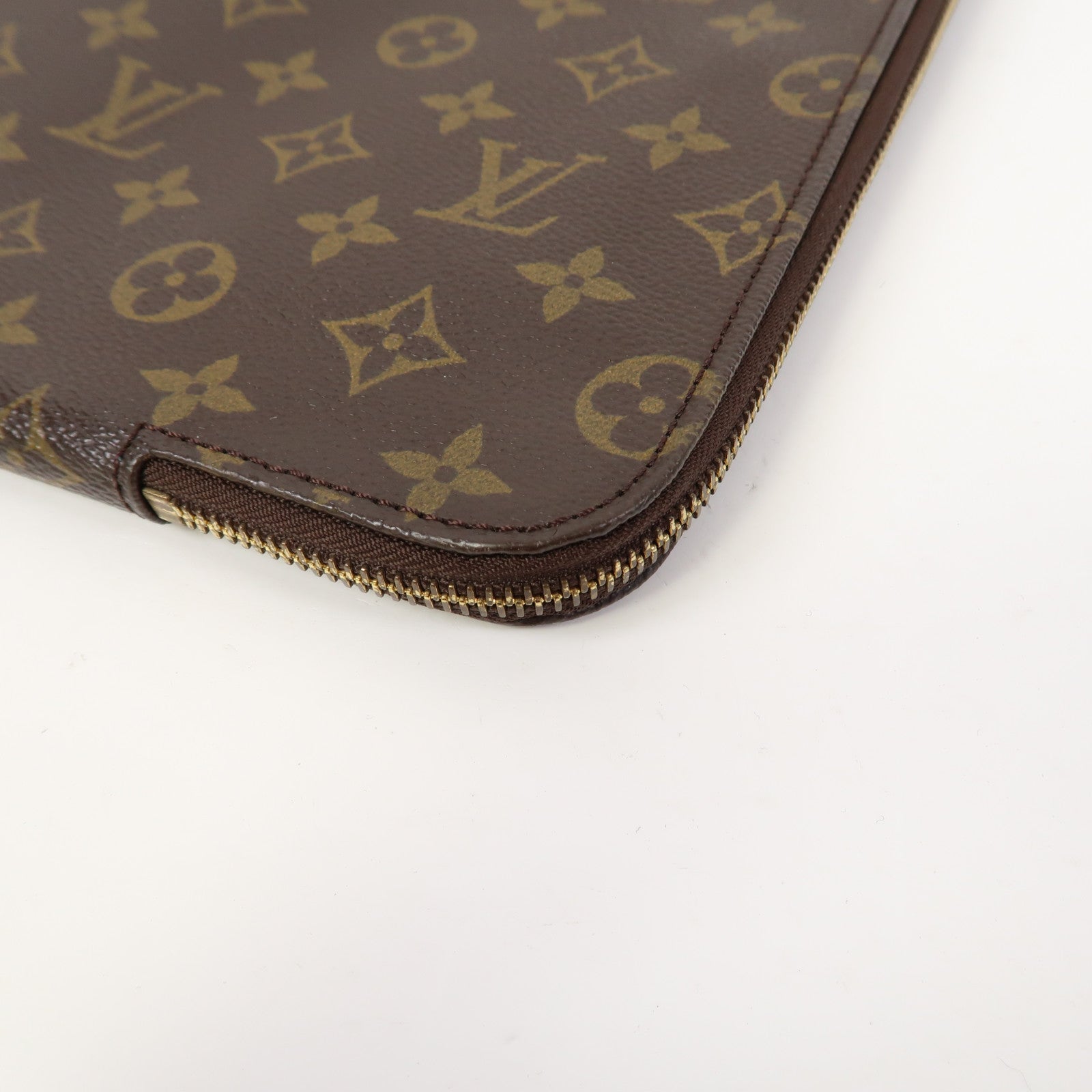 LOUIS VUITTON Monogram Poche Document金扣手拿包啡色