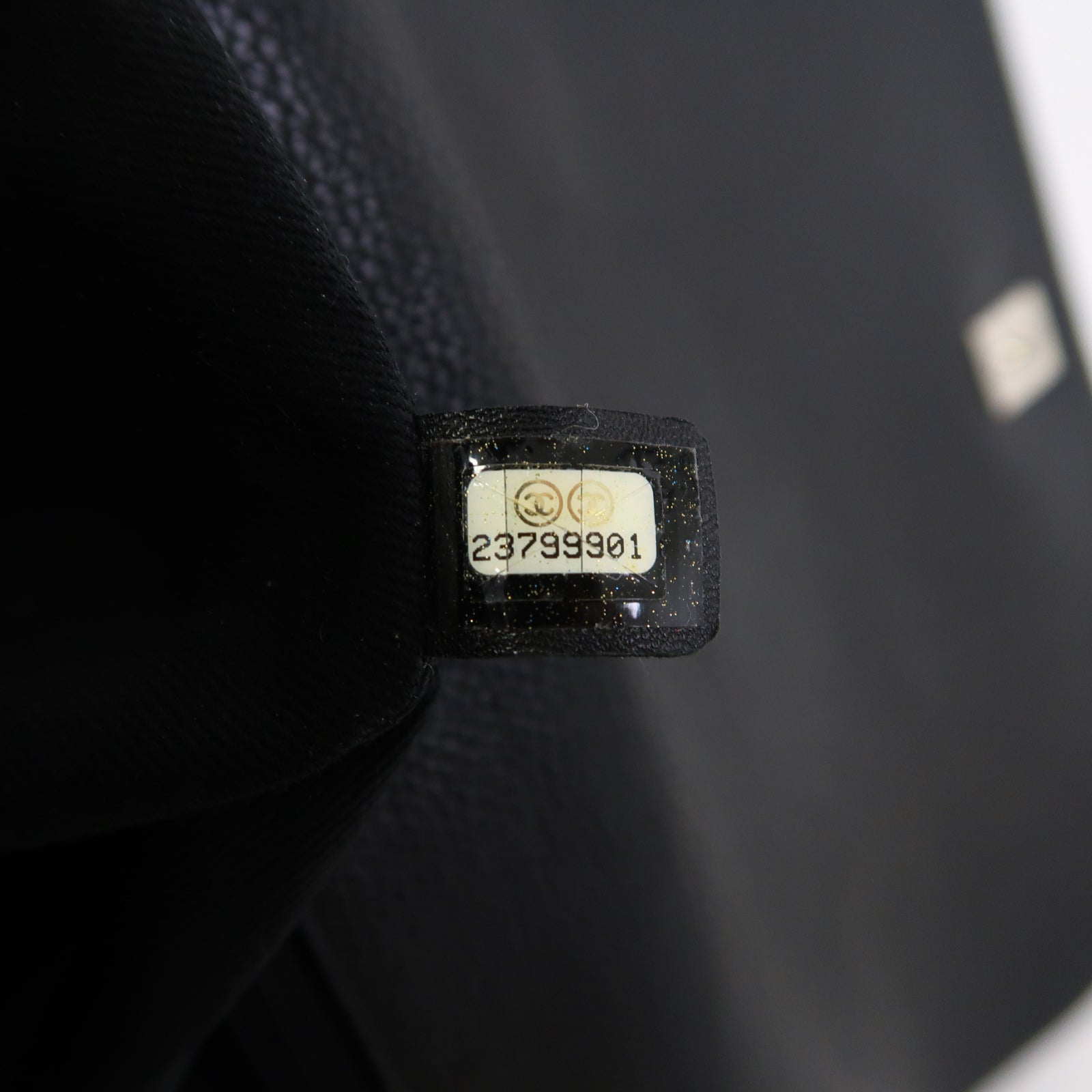 CHANEL 菱格Caviar皮革Shoulder Bag銀扣肩背袋黑色