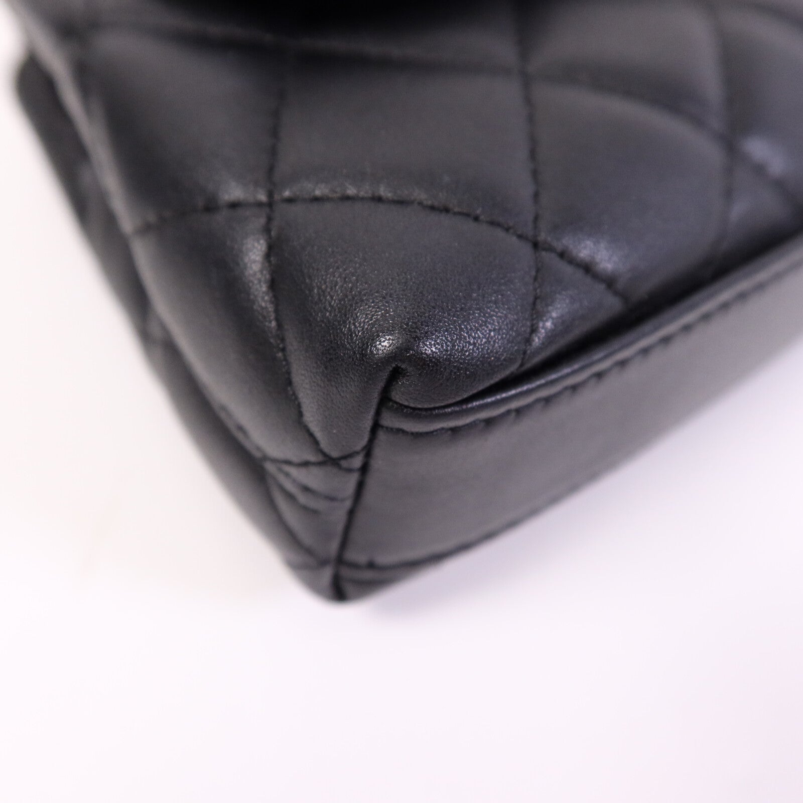 CHANEL 牛皮皮革Coco Handle Nano金扣鏈帶手挽肩背兩用袋