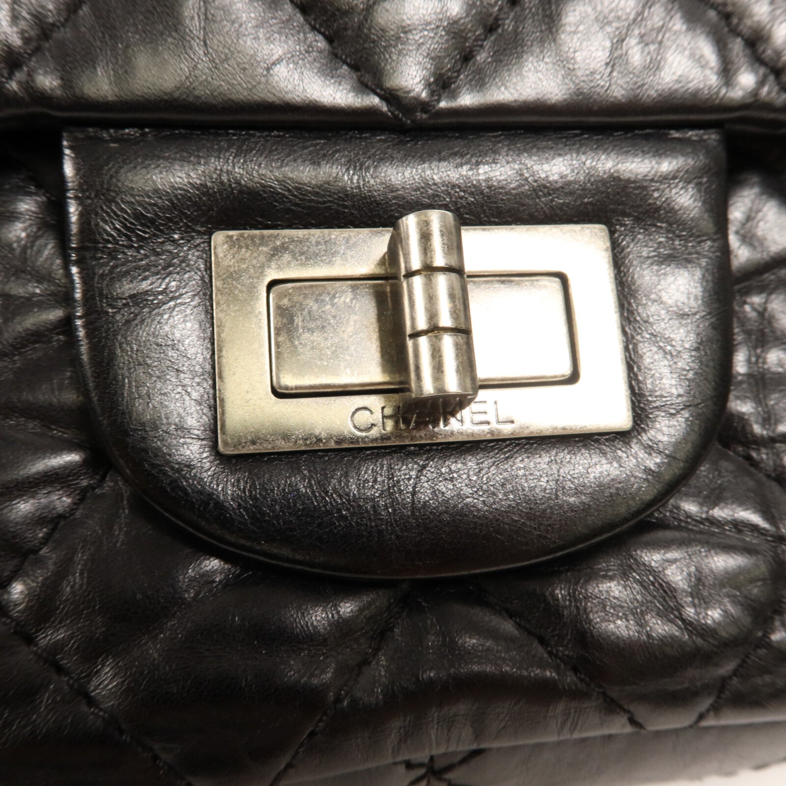 CHANEL 牛皮皮革2.55 Large鏈帶手挽袋
