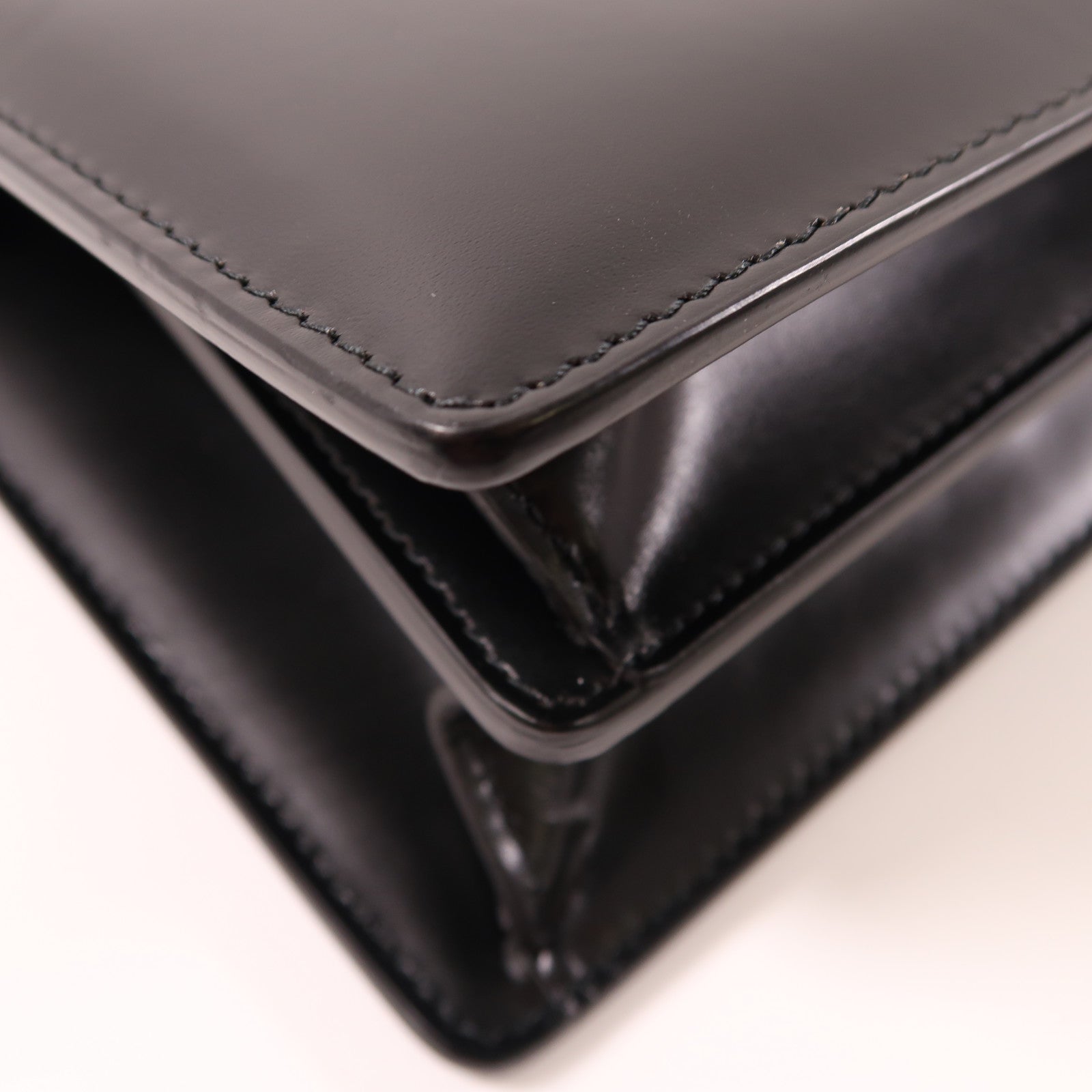 CELINE 牛皮皮革Hand Bag金扣手挽袋黑色