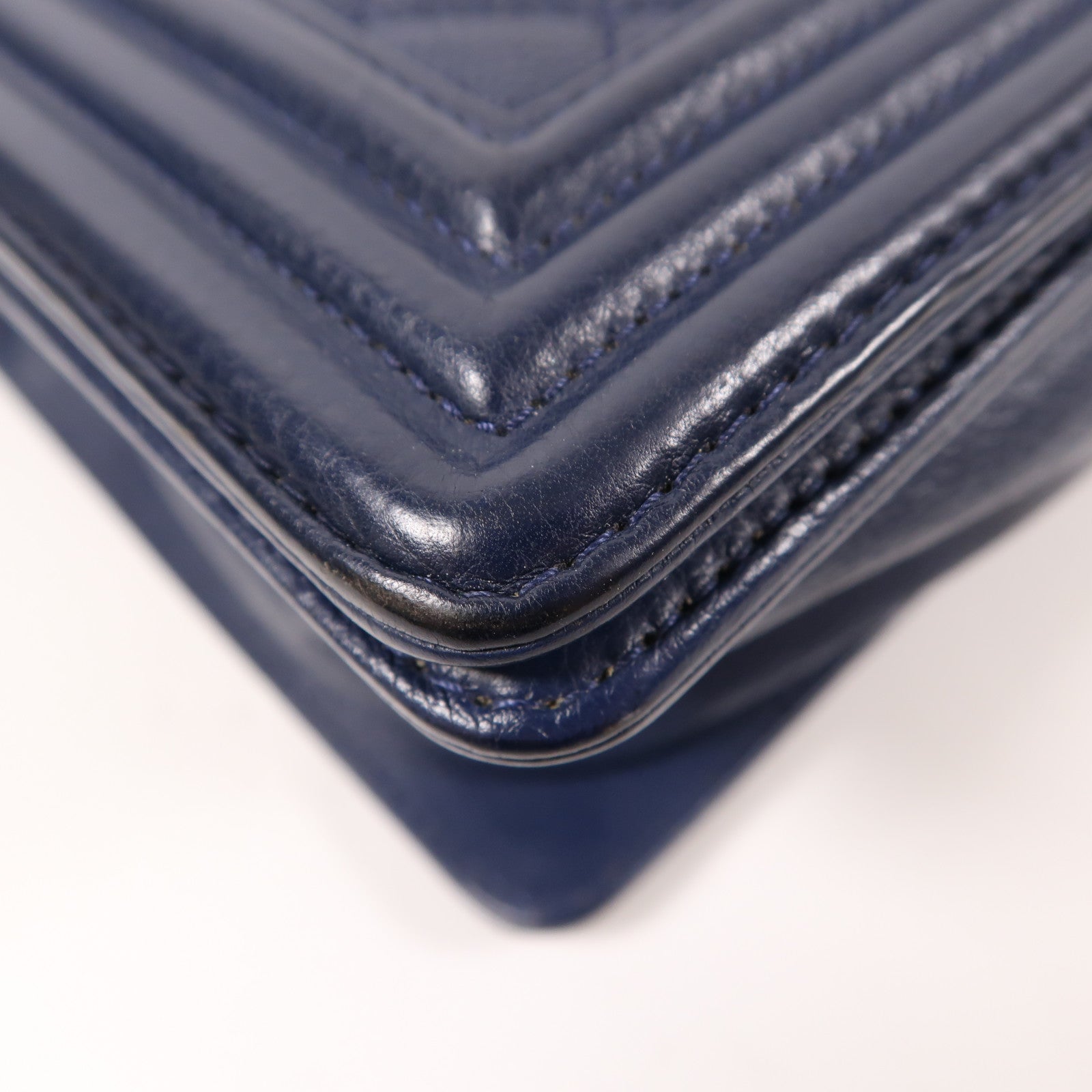 CHANEL 牛皮皮革Boy 25銀扣肩背袋