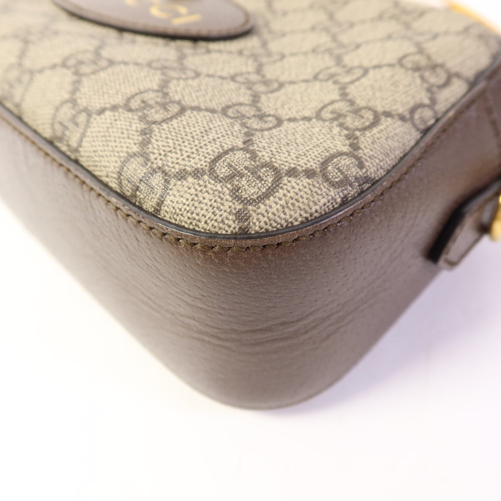 GUCCI 塗層帆布GG Supreme Messenger金扣肩背袋