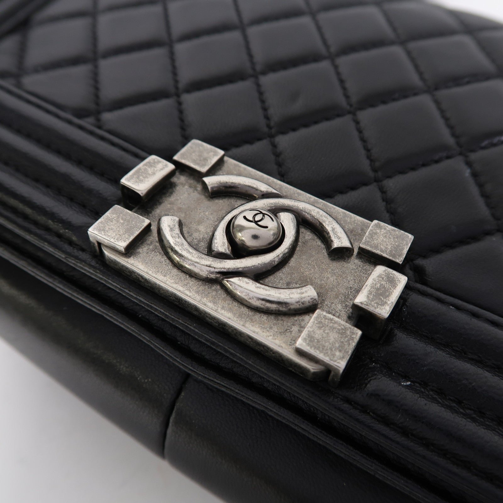 CHANEL 【激減優惠】菱格羊皮皮革Boy 25銀扣鏈帶肩背袋黑色