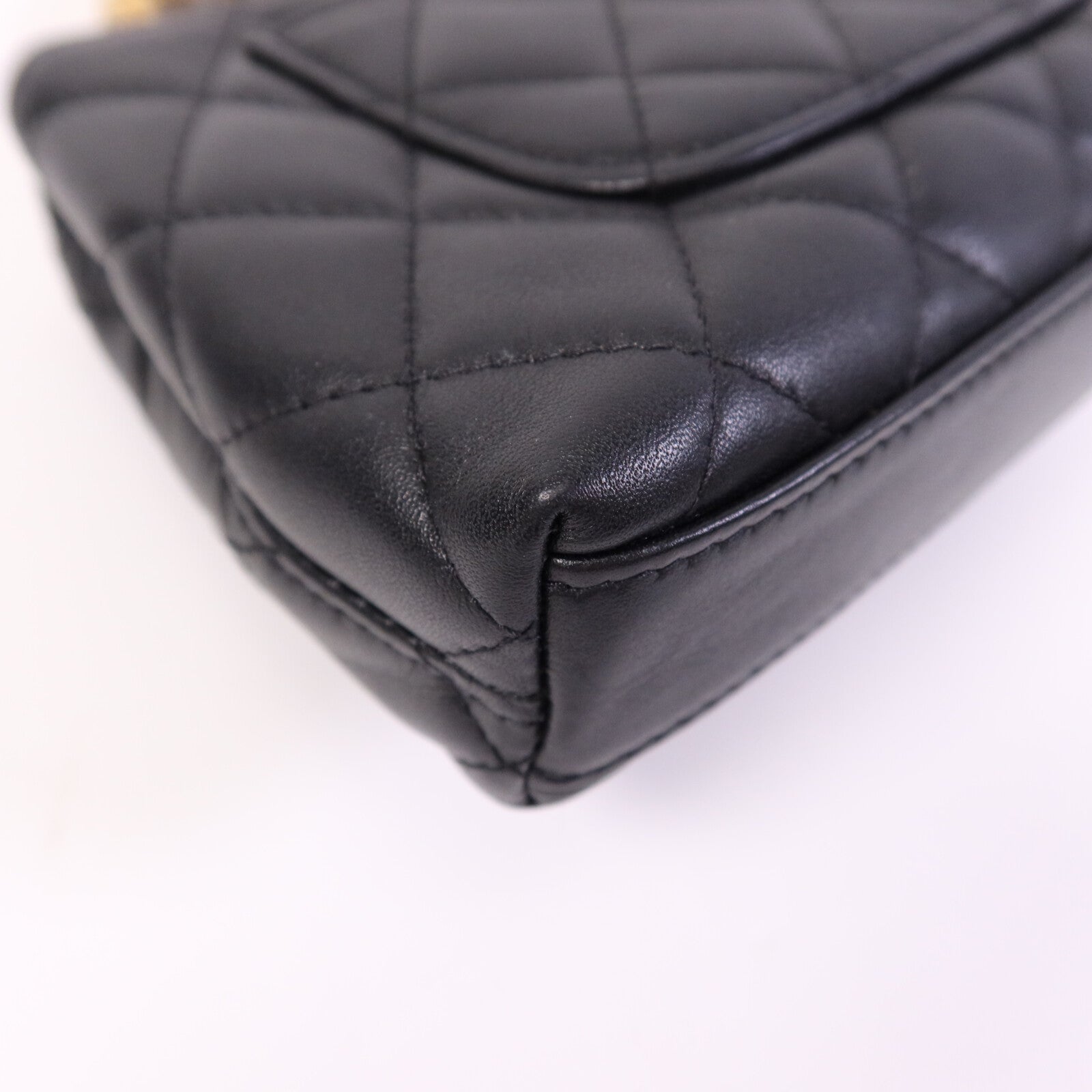CHANEL 牛皮皮革Coco Handle Nano金扣鏈帶手挽肩背兩用袋