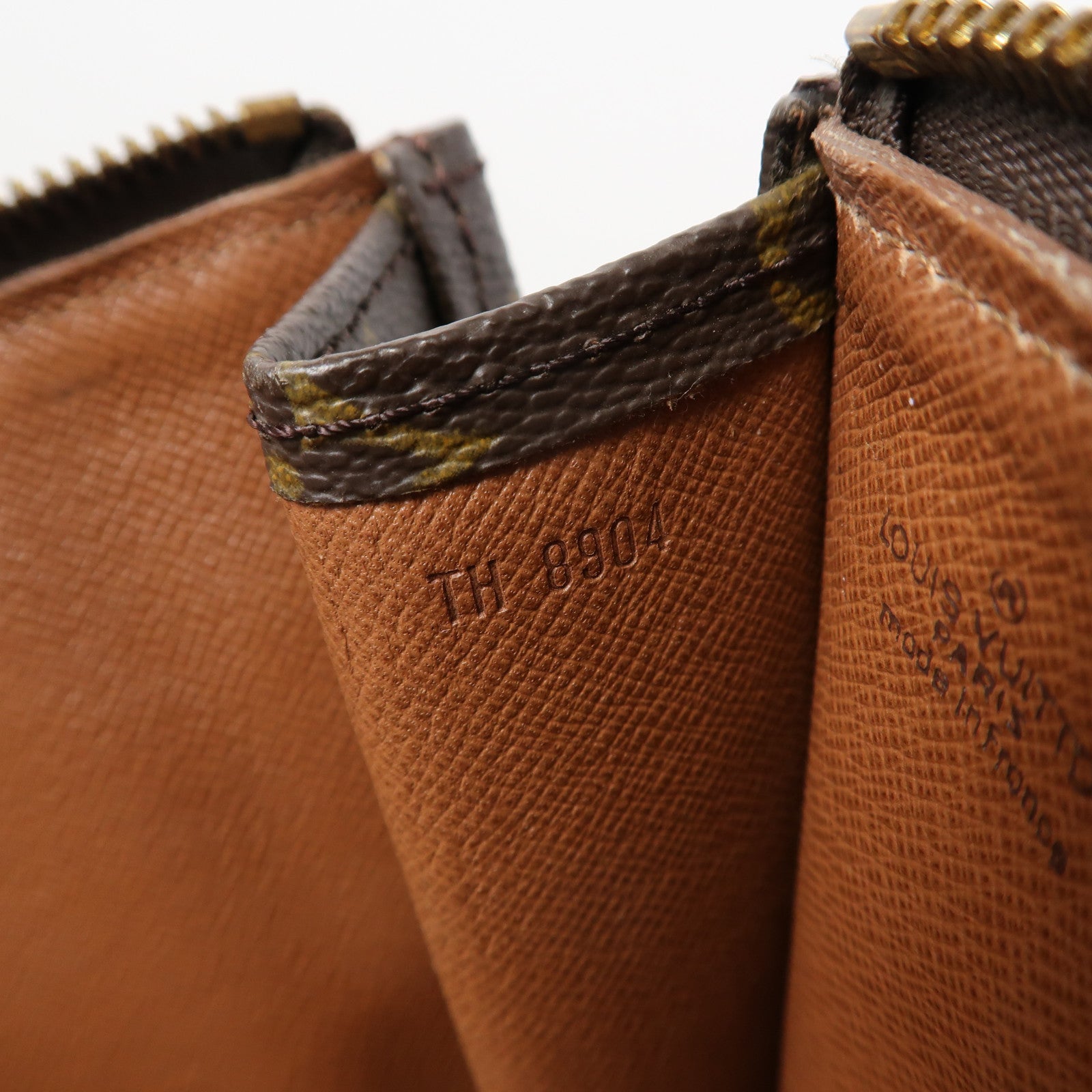 LOUIS VUITTON Monogram Poche Document金扣手拿包啡色