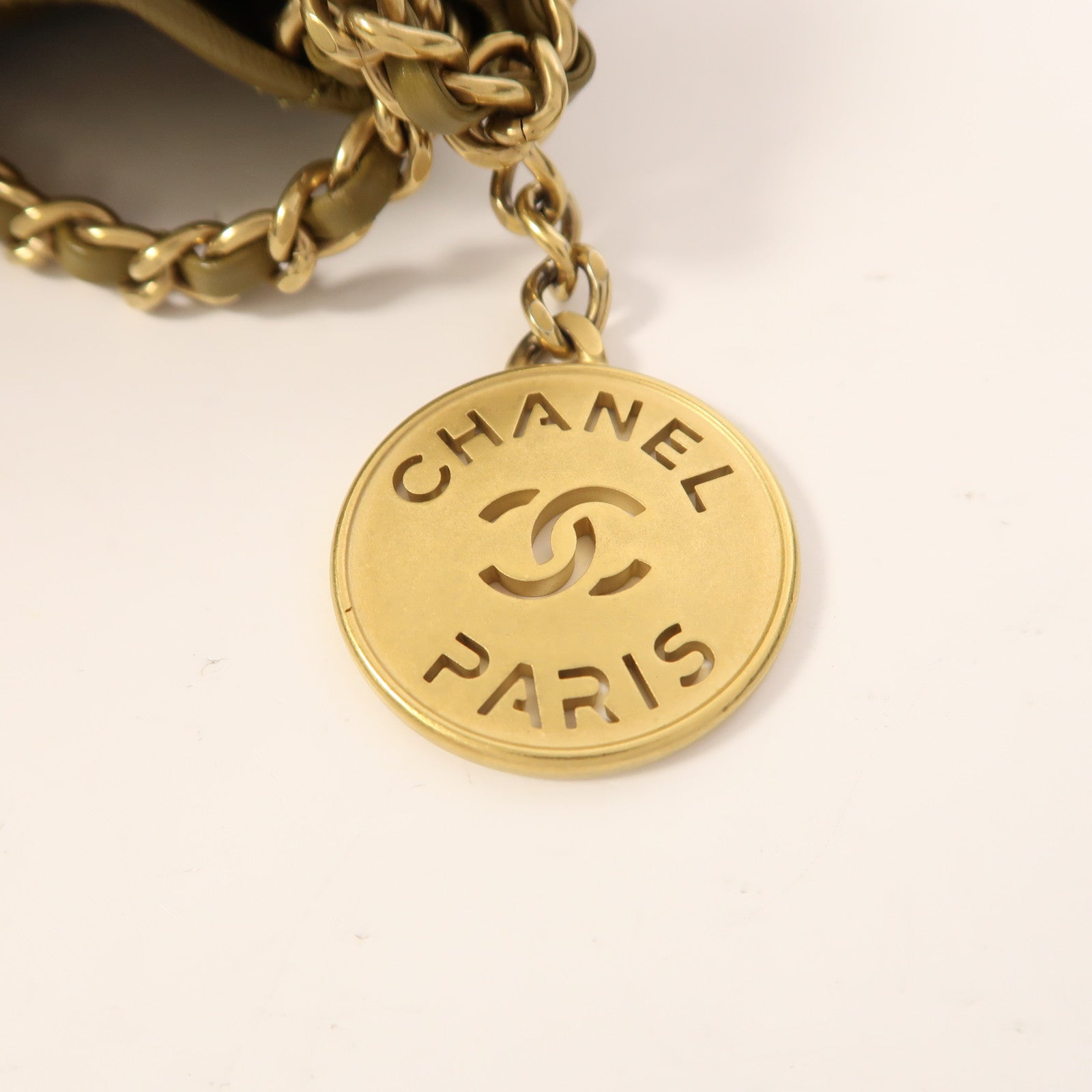 CHANEL 牛皮皮革Chanel 22 Mini金扣手挽肩背兩用袋