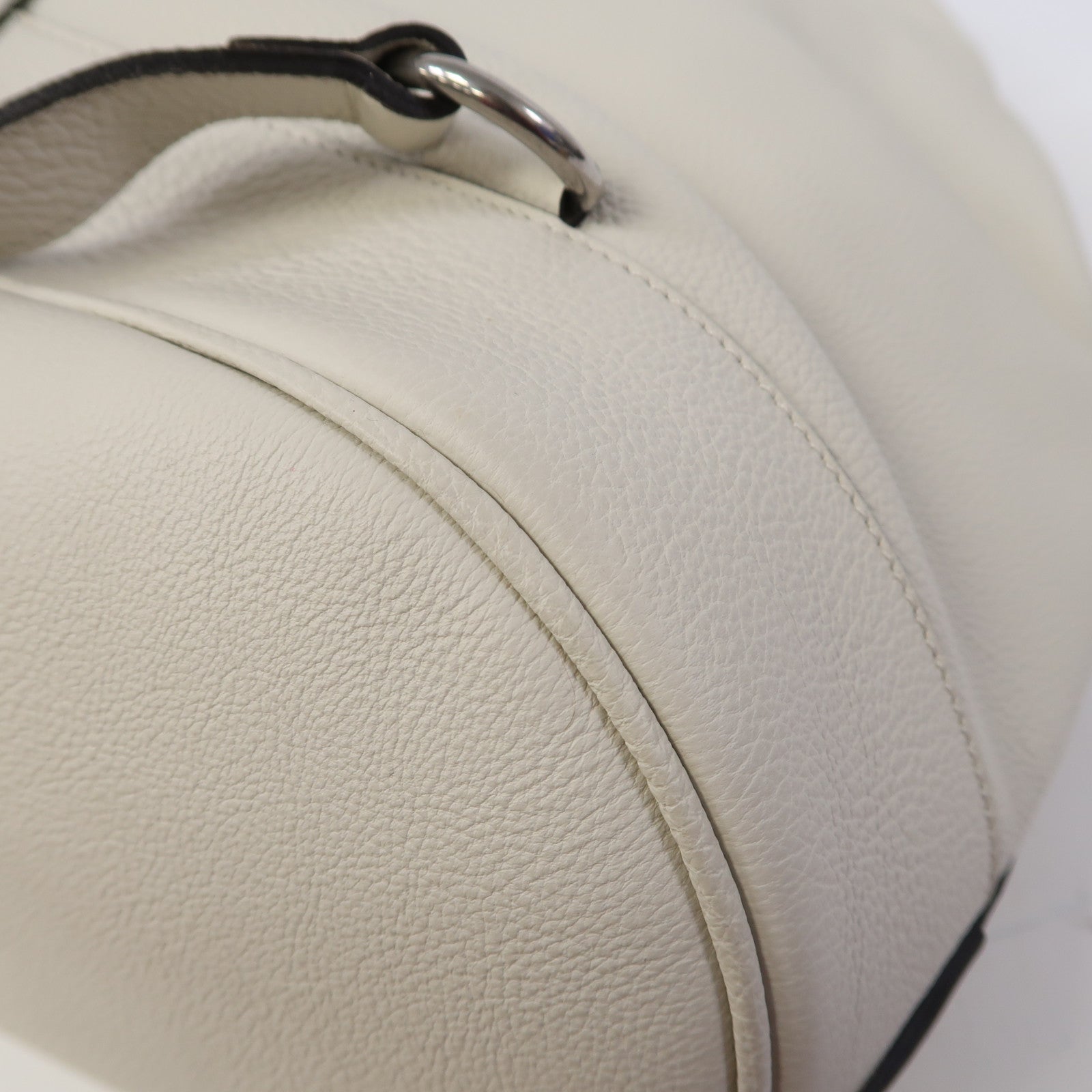 GUCCI 牛皮皮革Rucksack銀扣背包白色