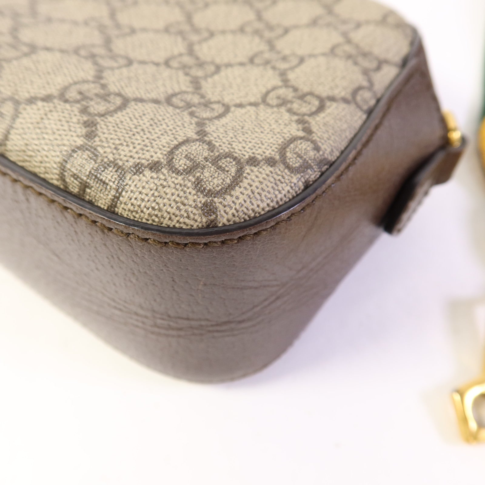 GUCCI 塗層帆布GG Supreme Messenger金扣肩背袋