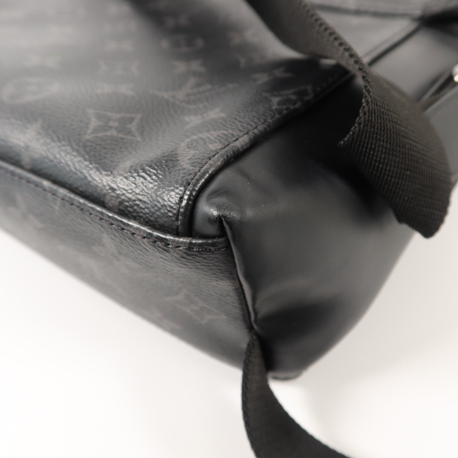 LOUIS VUITTON Monogram Eclipse Messenger PM Voyager肩背袋
