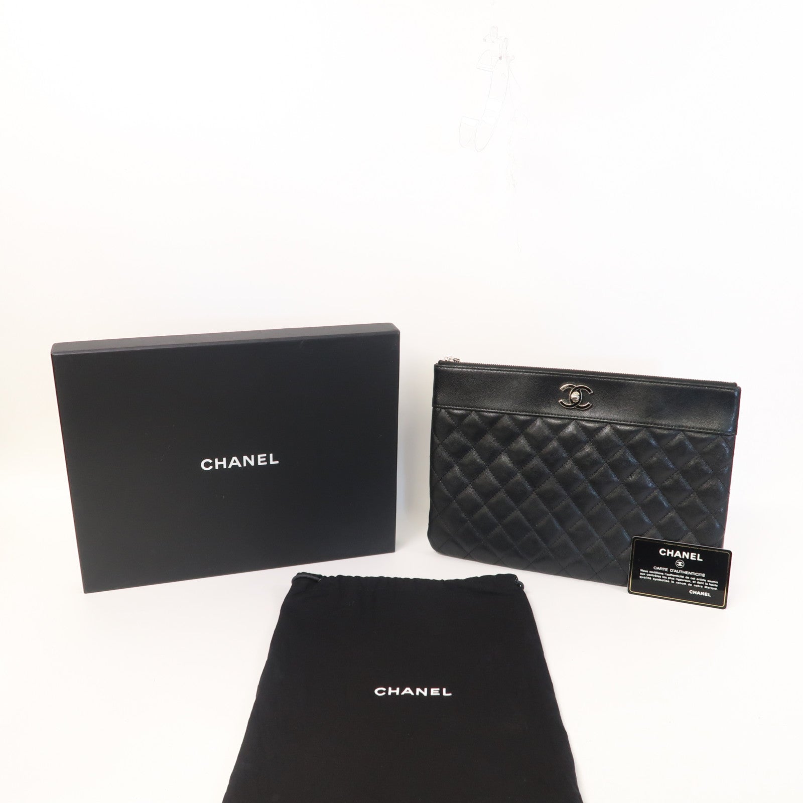 CHANEL 菱格牛皮皮革Clutch銀扣手拿包黑色