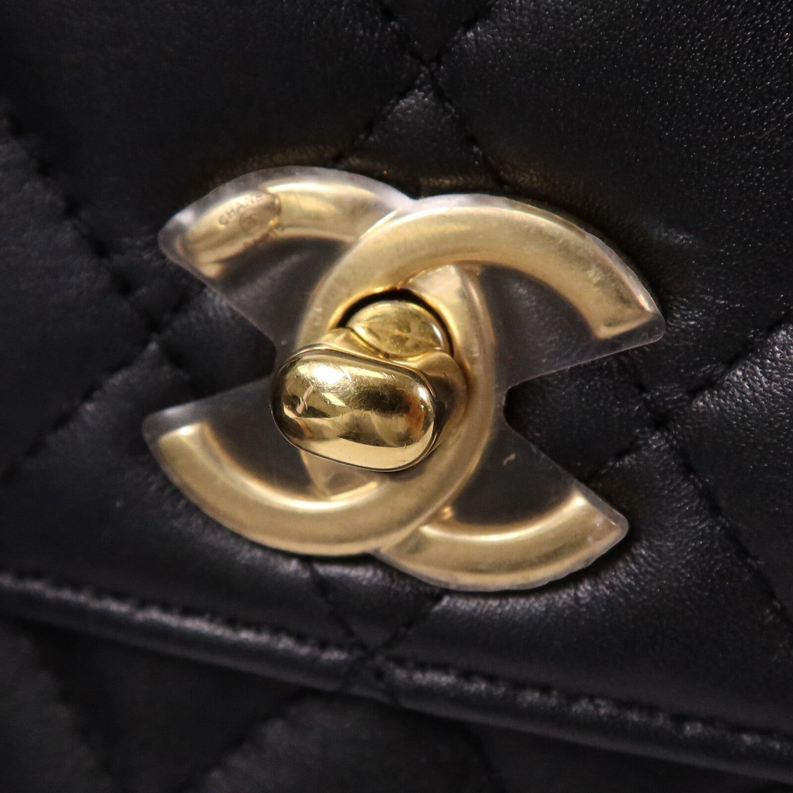 CHANEL 牛皮皮革Coco Handle Nano金扣鏈帶手挽肩背兩用袋