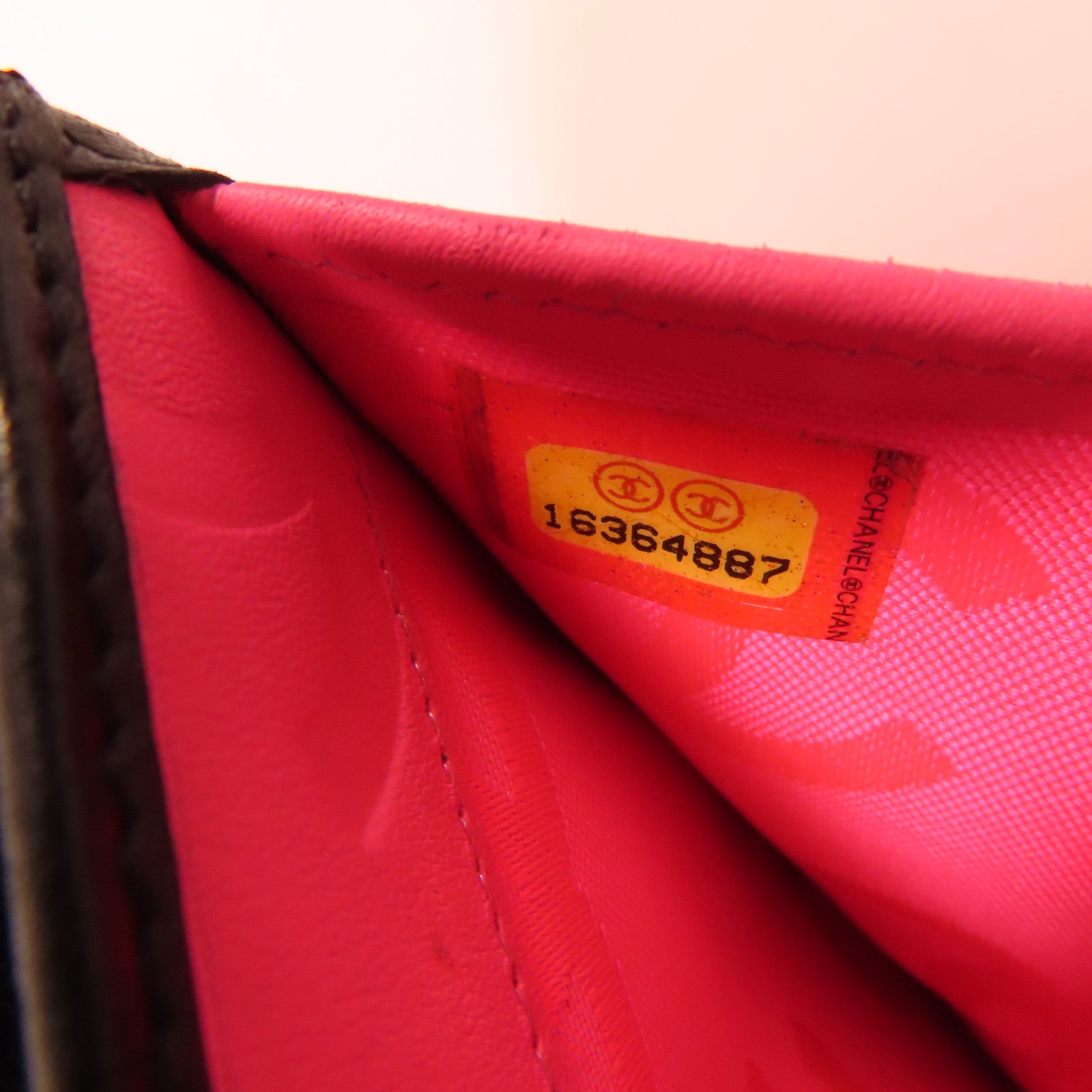 CHANEL 牛皮皮革Fold Wallet錢包