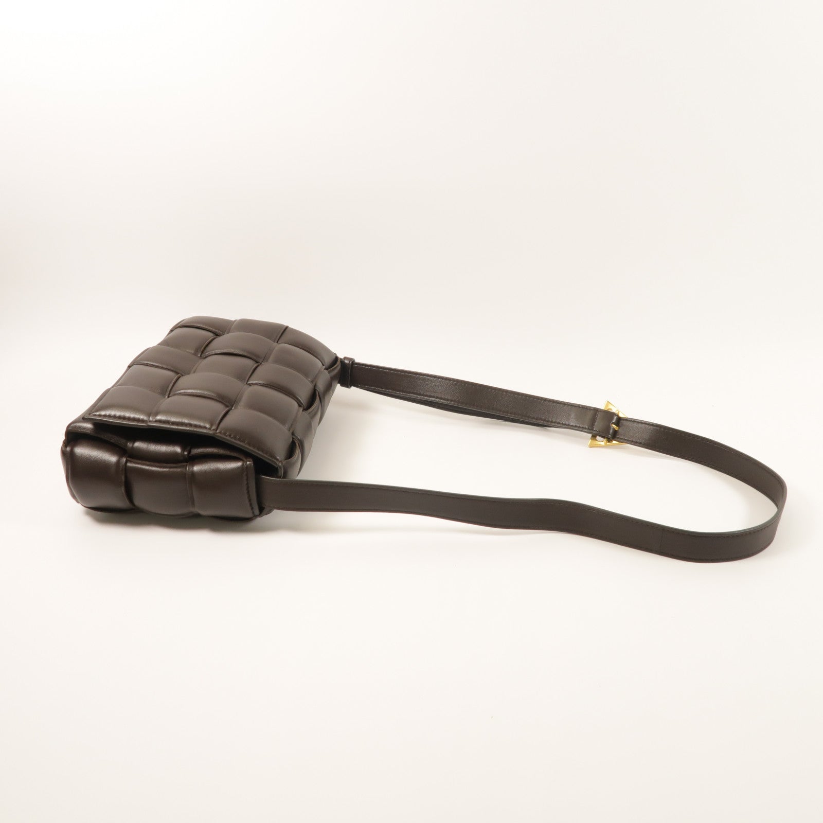 BOTTEGA VENETA 羊皮皮革Padded Cassette肩背袋