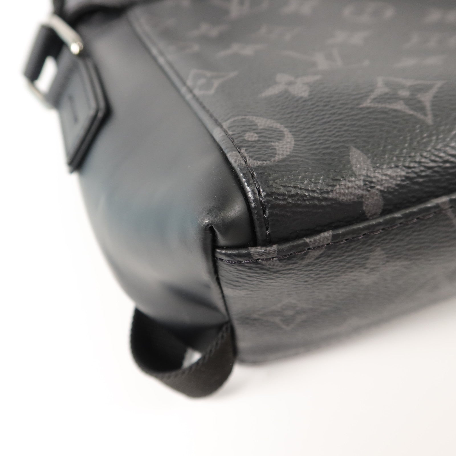 LOUIS VUITTON Monogram Eclipse Messenger PM Voyager肩背袋