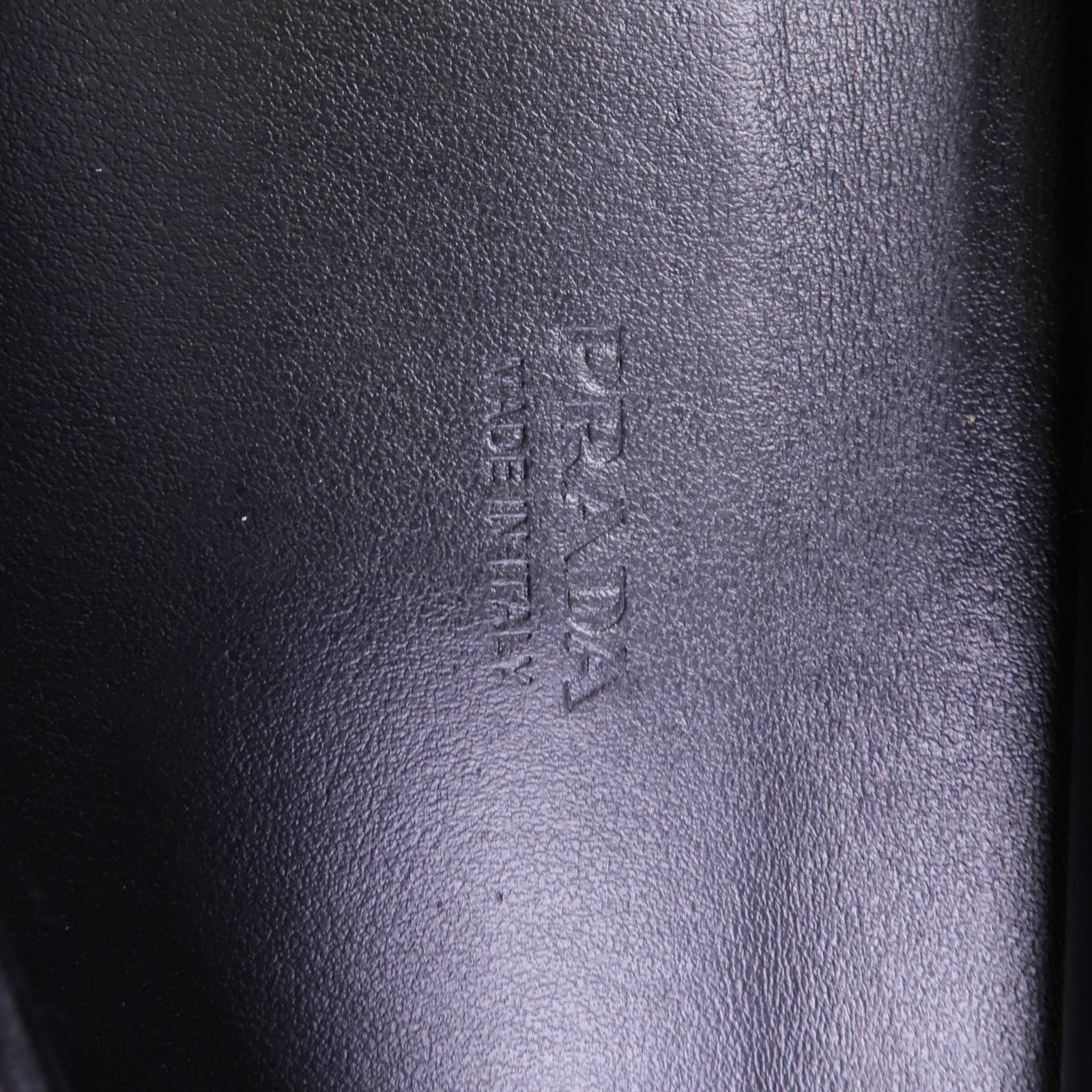 PRADA 牛皮皮革Document Holder銀扣長錢包