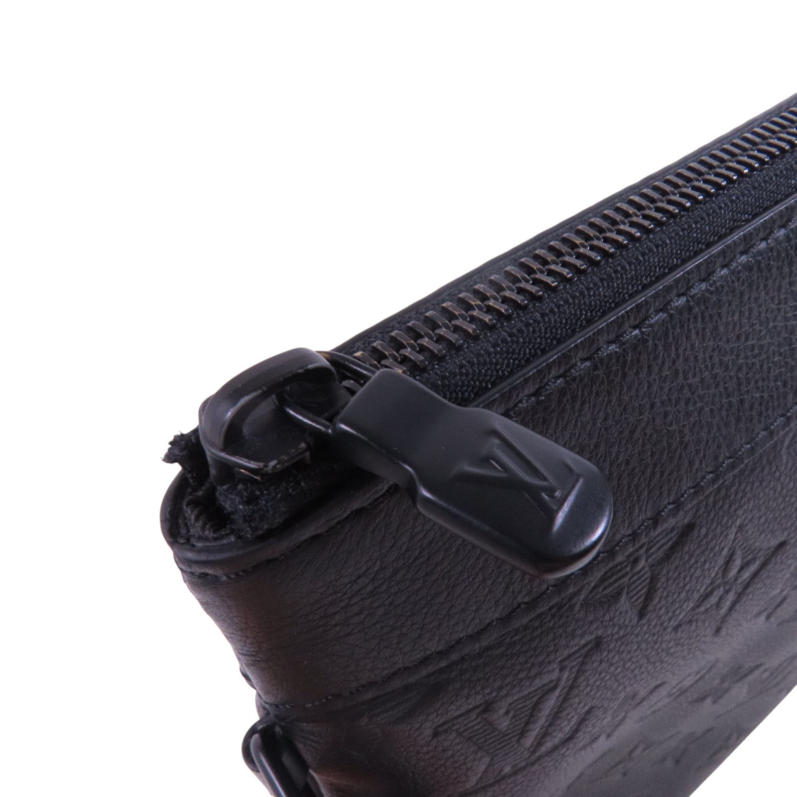 LOUIS VUITTON Monogram Shadow Pochette To-Go銀扣手拿包
