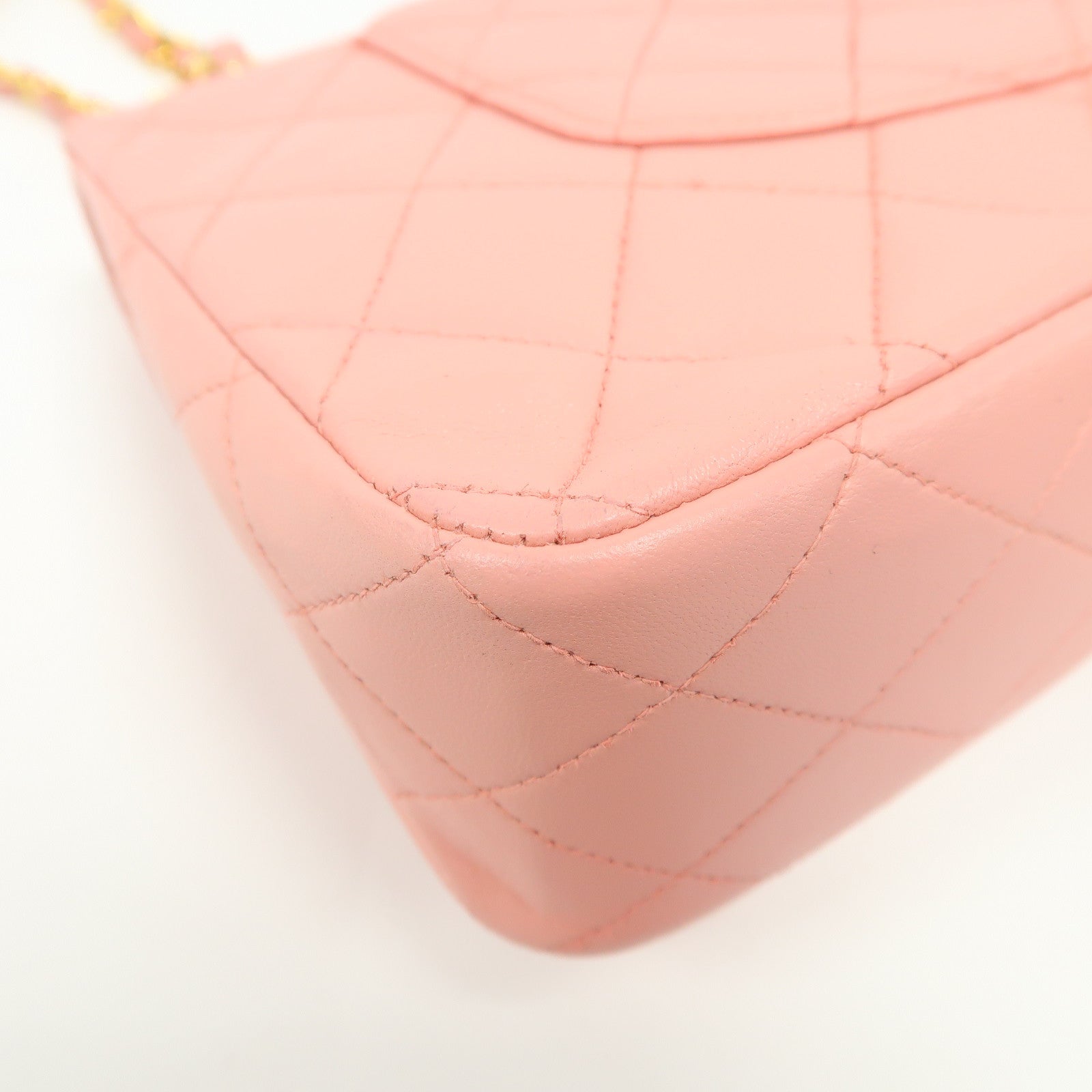 CHANEL 菱格羊皮皮革Classic Chain Shoulder Bag金扣鏈帶肩背袋粉紅色