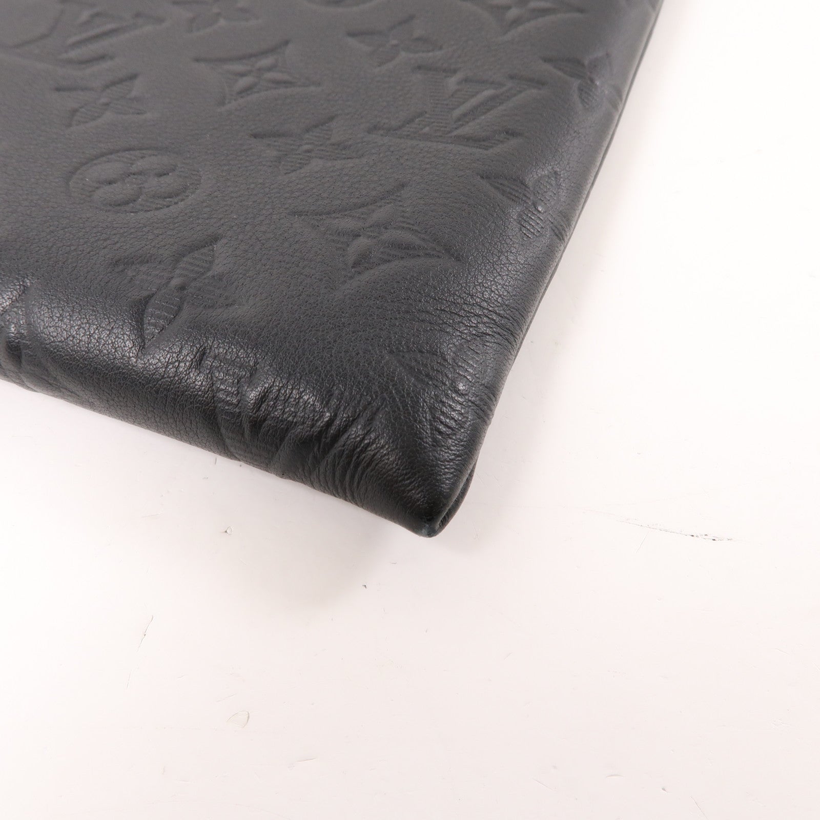 LOUIS VUITTON Monogram Shadow Pochette Voyage Souple手拿包黑色