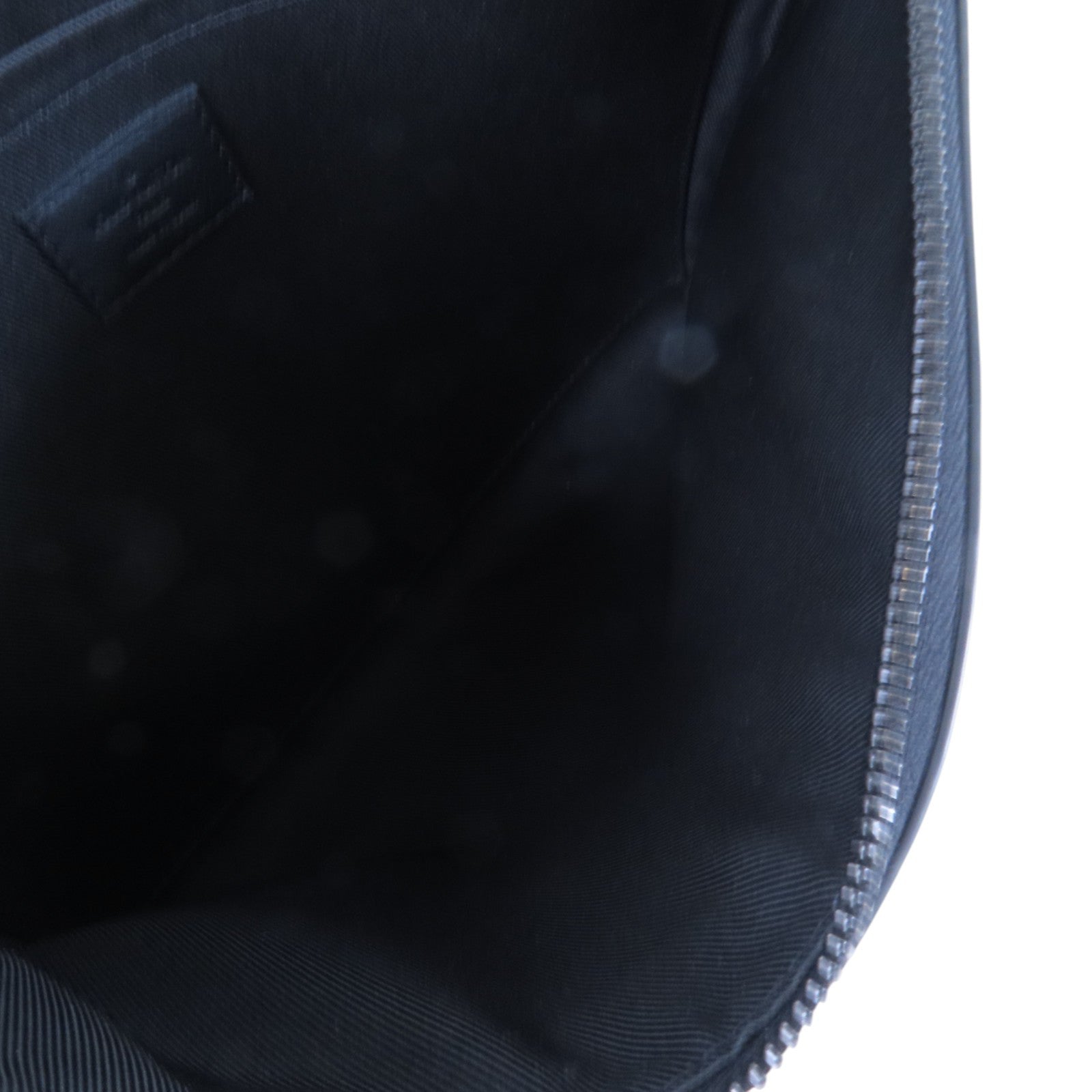 LOUIS VUITTON Monogram Shadow Pochette To-Go銀扣手拿包