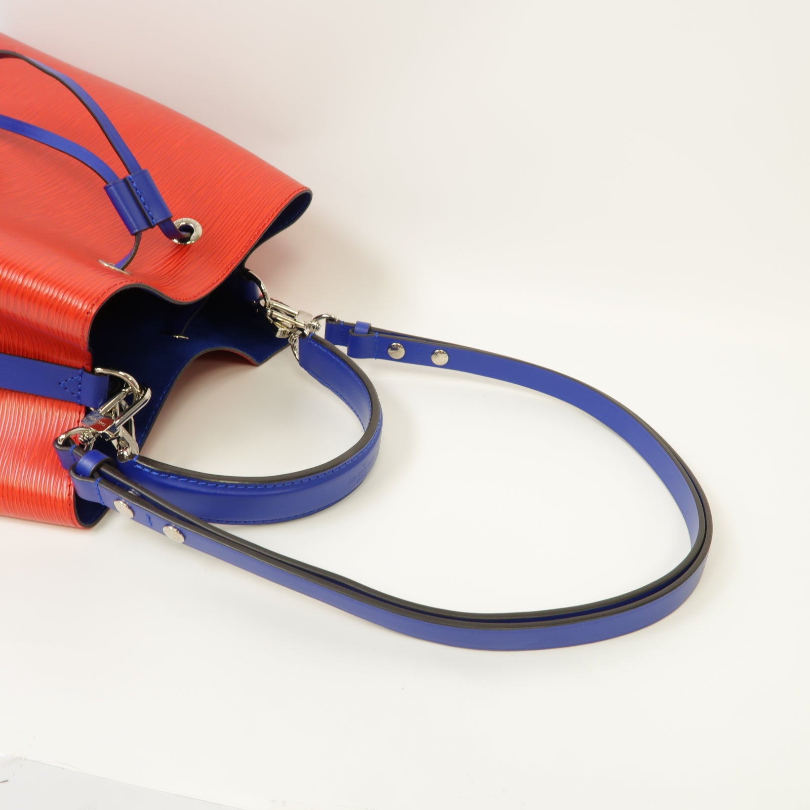 LOUIS VUITTON Epi NeoNoe銀扣手挽肩背兩用袋紅色/藍色