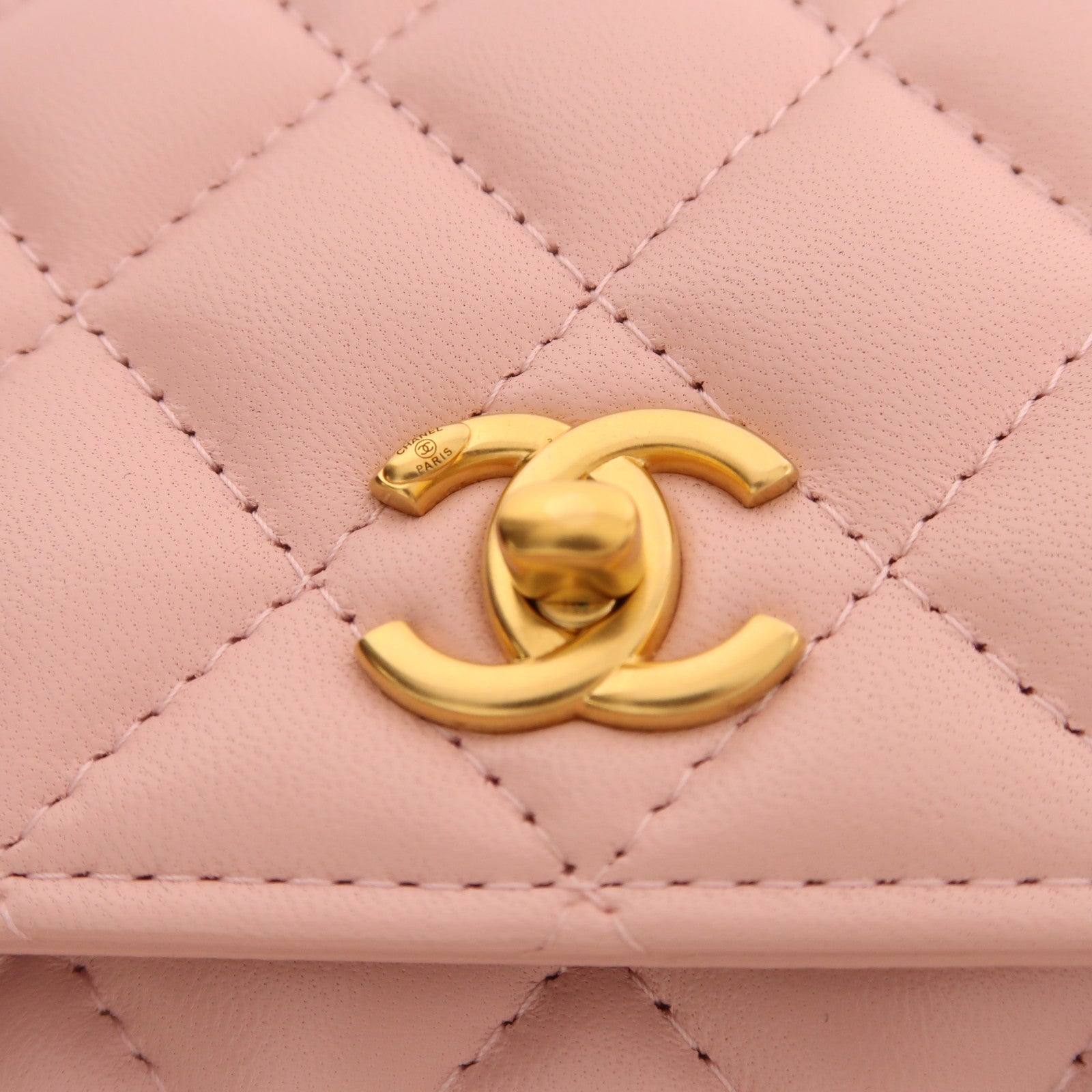 CHANEL 羊皮皮革WOC Wallet On Chain金扣鏈帶肩背袋