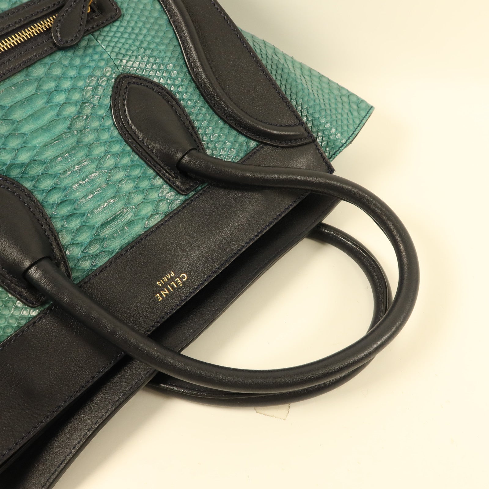 CELINE 蛇皮皮革Mini Luggage金扣手挽袋