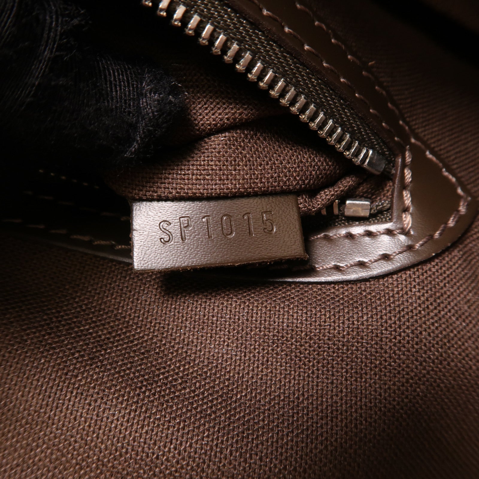 LOUIS VUITTON Taiga Taimyr Grizzli銀扣肩背袋棕色/綠色