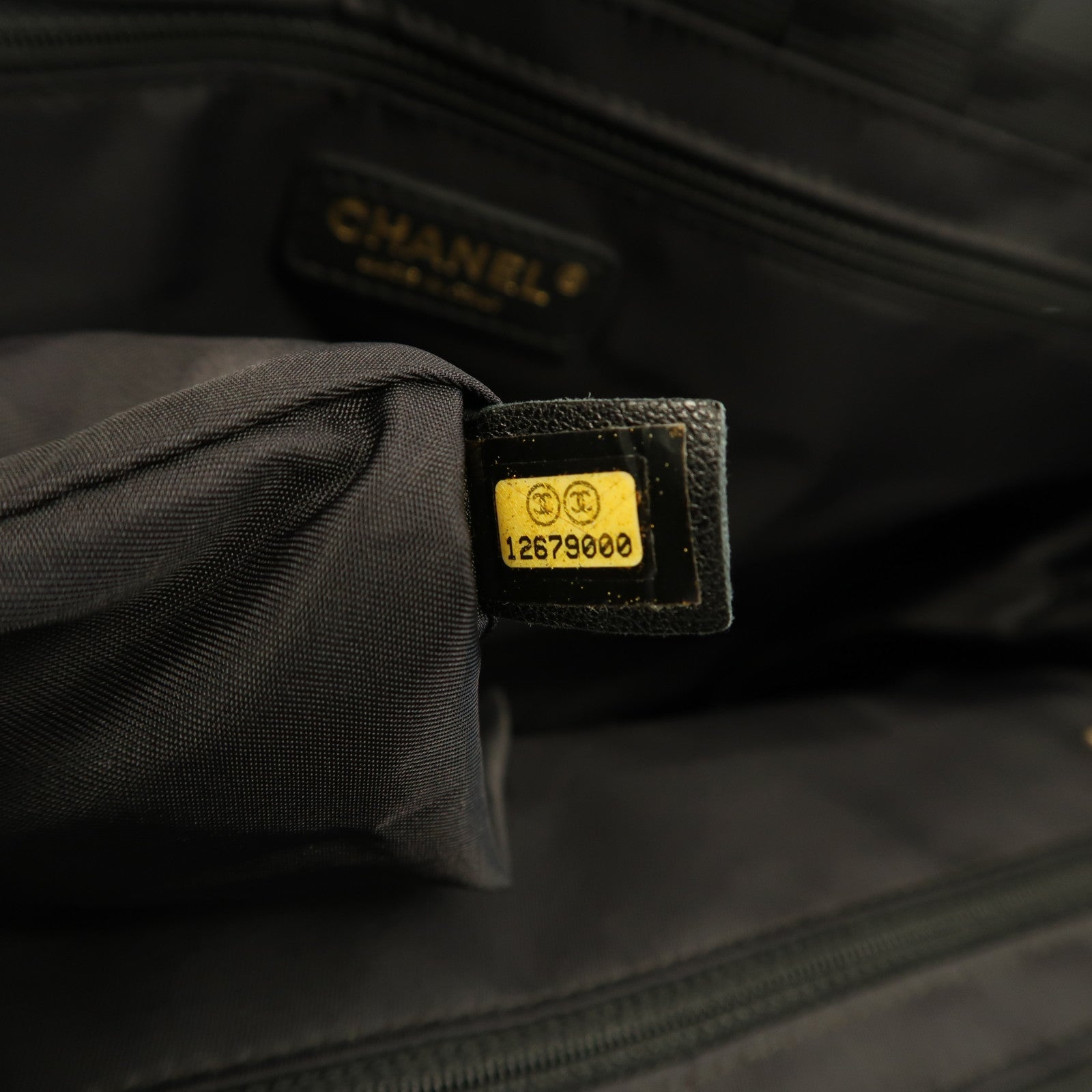 CHANEL 帆布Hand Bag金扣手挽袋黑色