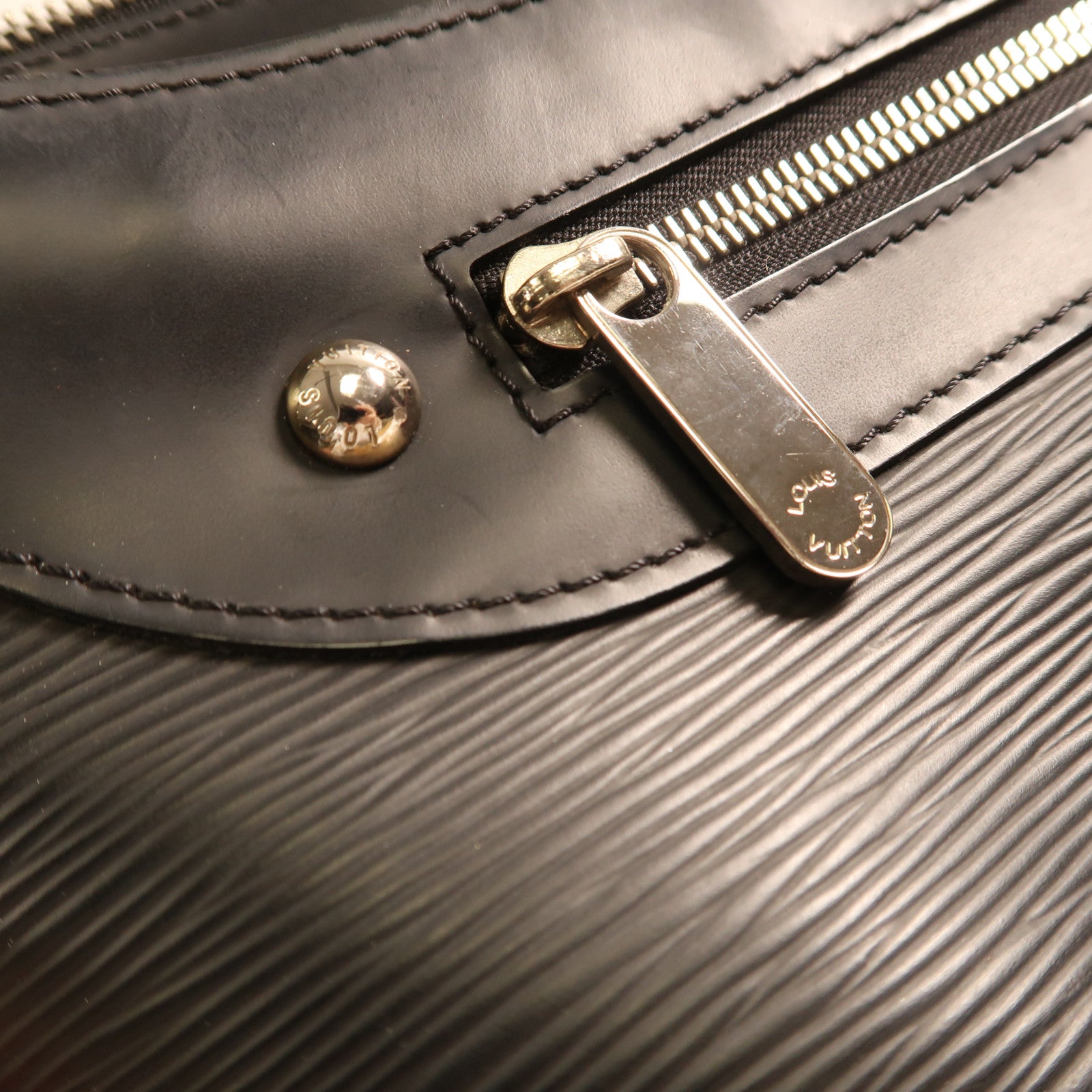 LOUIS VUITTON LV SHW Turenne PM Shoulder Bag Epi Leather M59282 Black