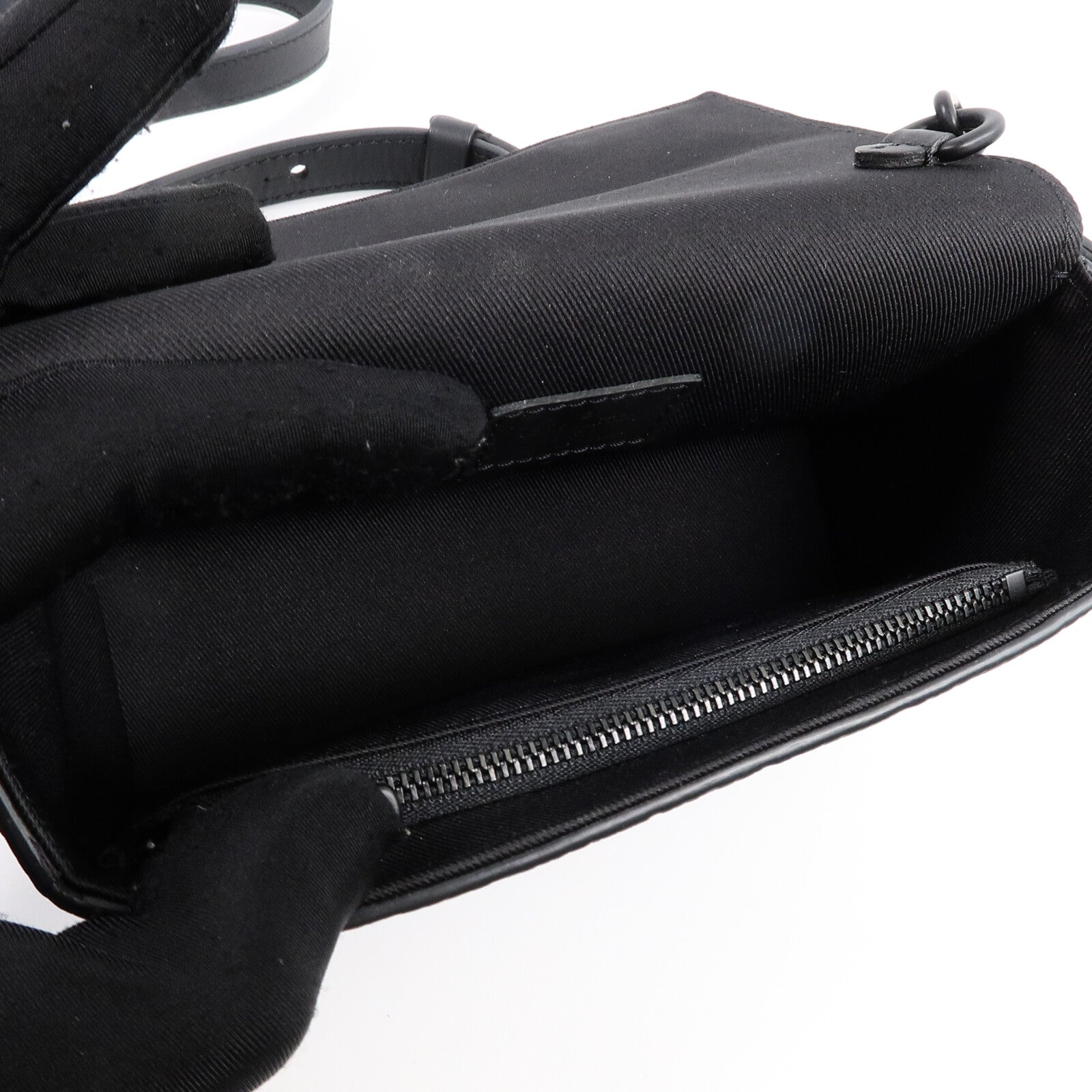 LOUIS VUITTON Monogram Taurillon Steamer Wearable Wallet扣肩背袋