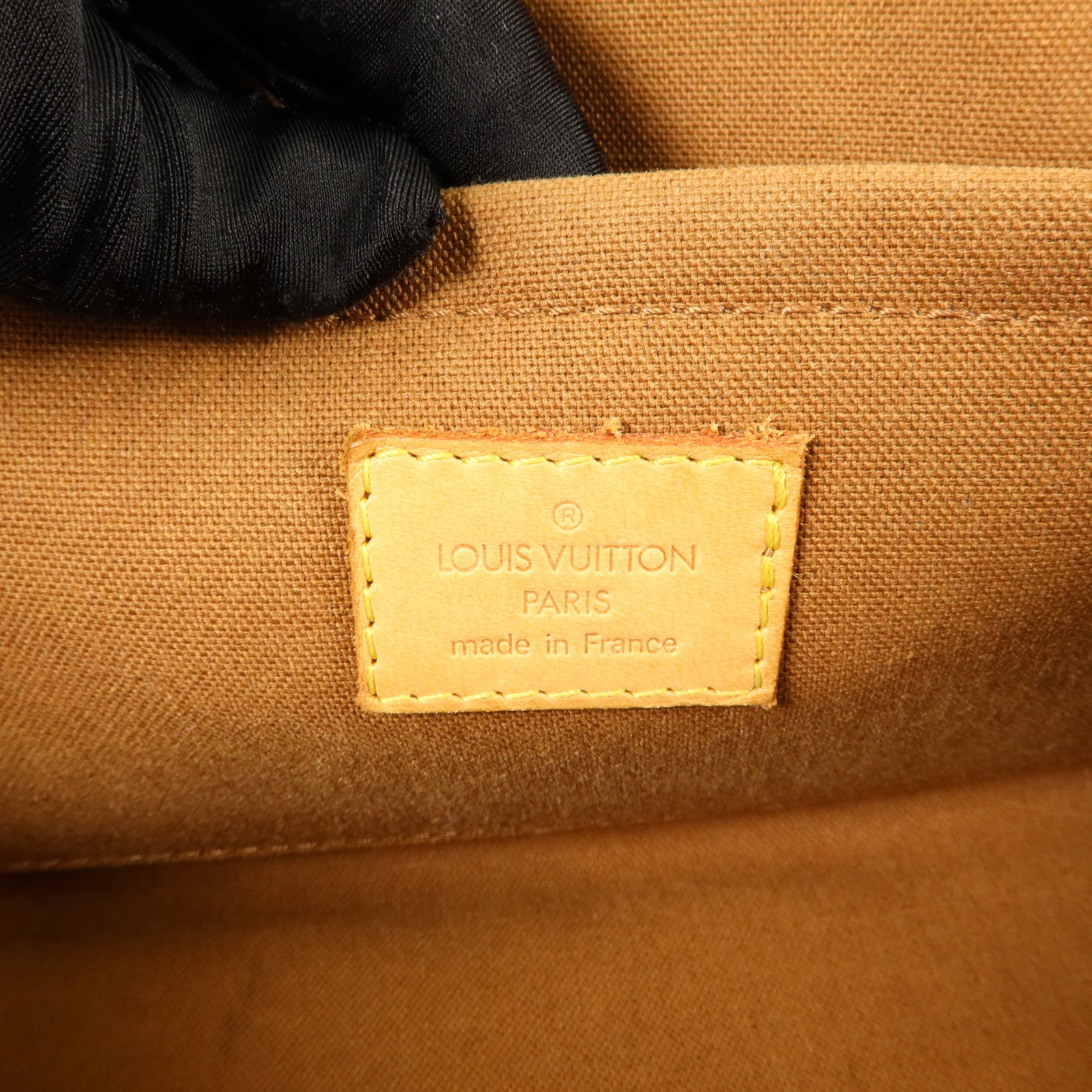 LOUIS VUITTON Monogram Popincourt金扣手挽袋