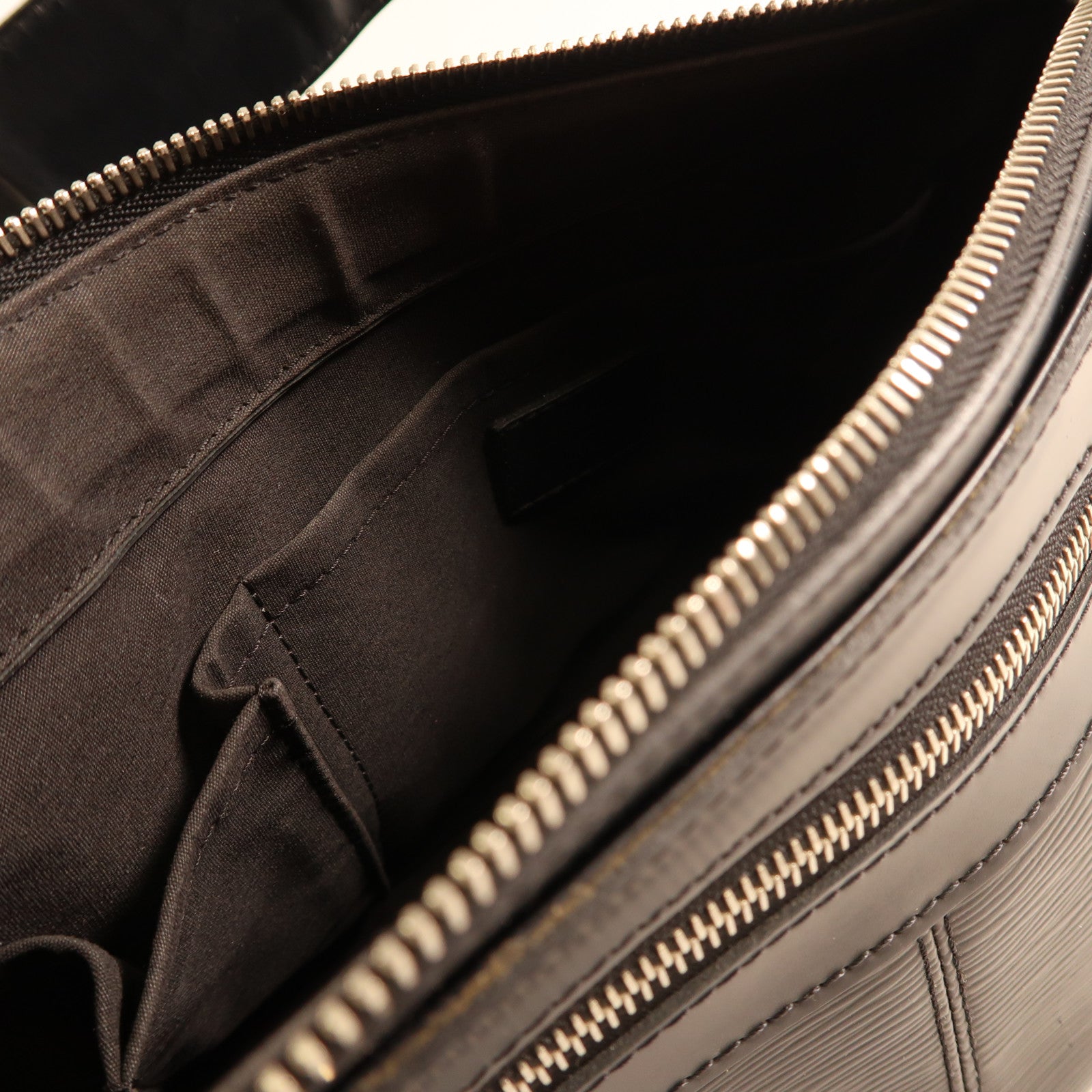 LOUIS VUITTON Epi Turenne PM銀扣肩背袋