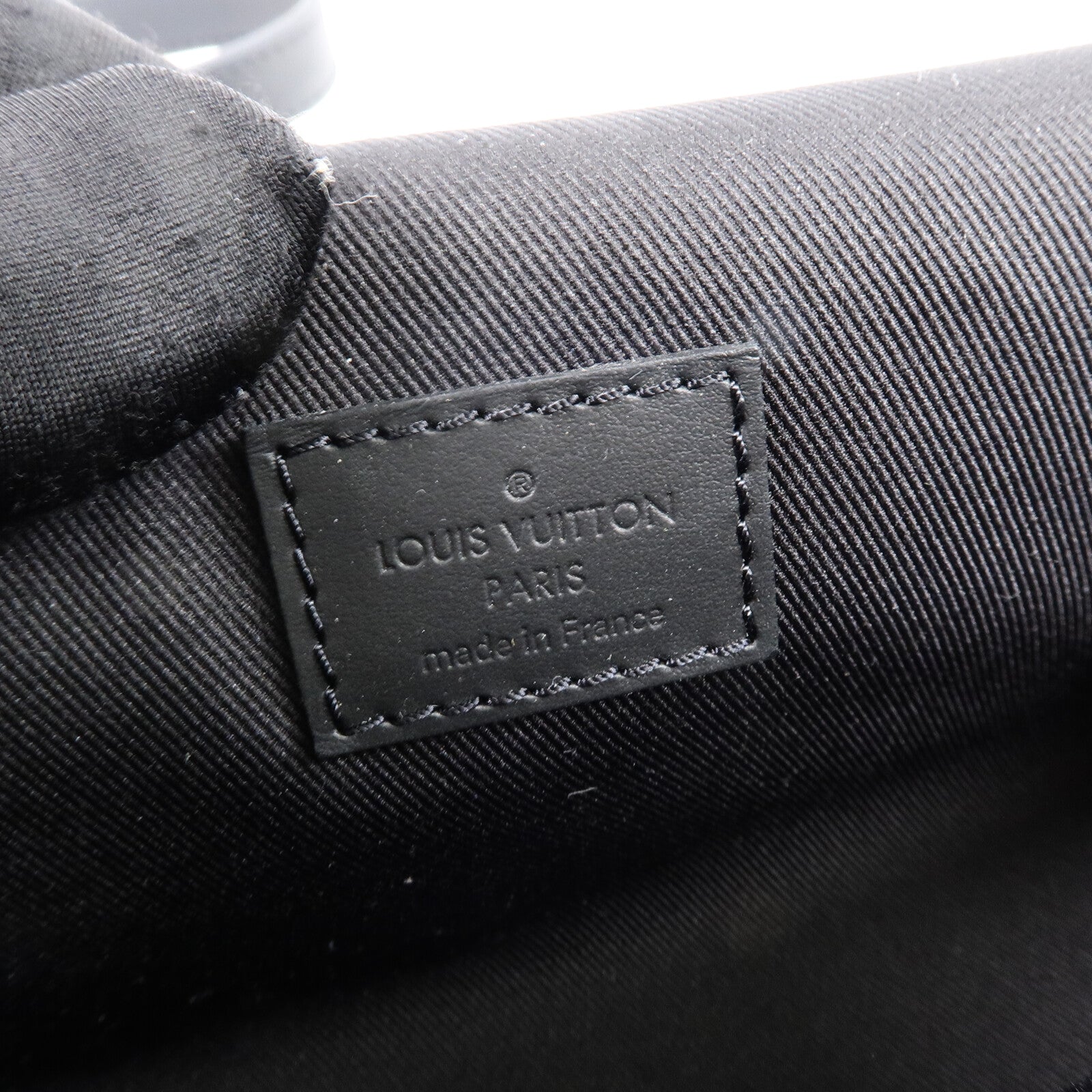 LOUIS VUITTON Monogram Taurillon Steamer Wearable Wallet扣肩背袋