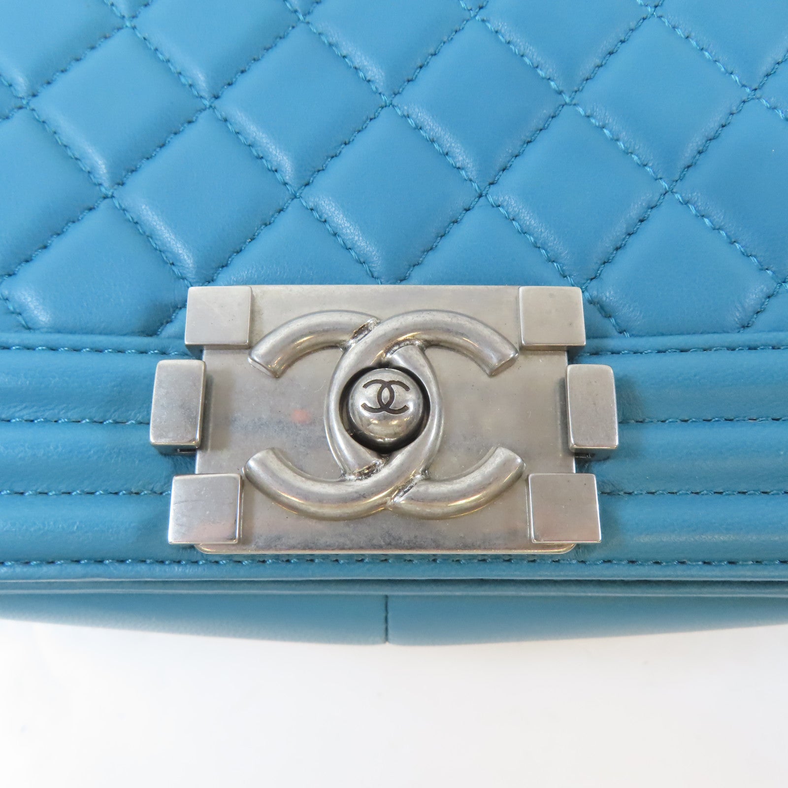 CHANEL 【激減優惠】菱格羊皮皮革Boy 25黑扣鏈帶肩背袋藍色