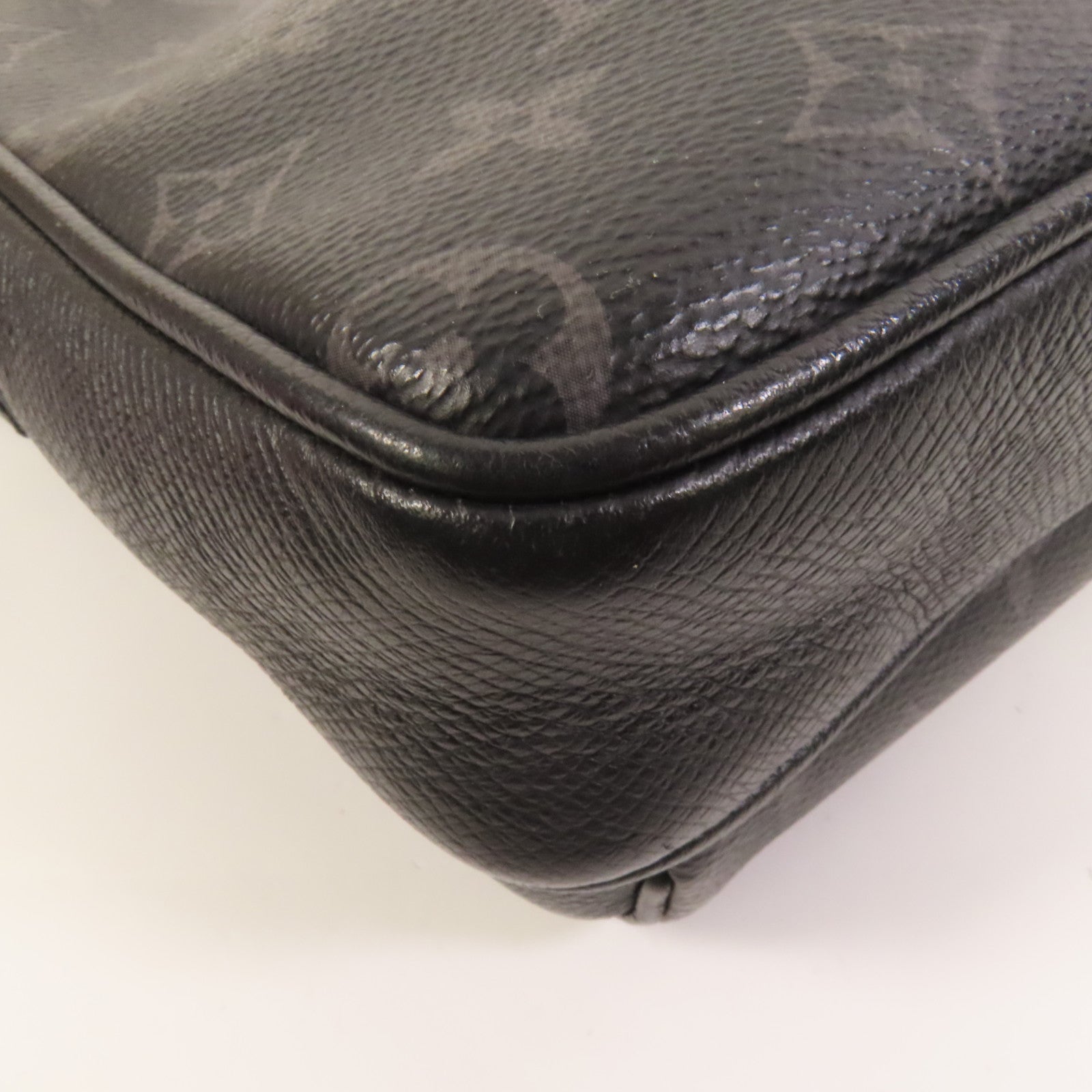 LOUIS VUITTON 【激減優惠】Monogram Eclipse/Taiga Outdoor Messenger銀扣肩背袋